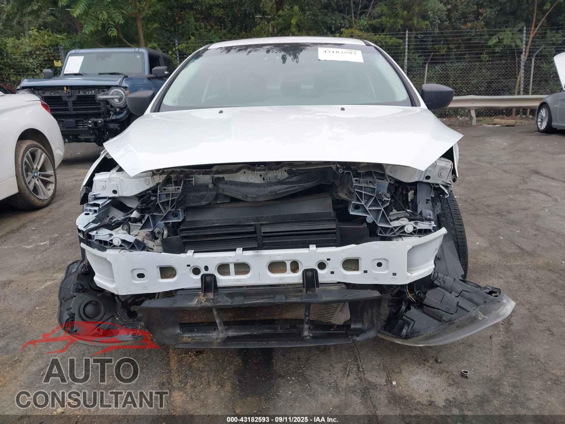 FORD FOCUS 2015 - 1FADP3E25FL344915