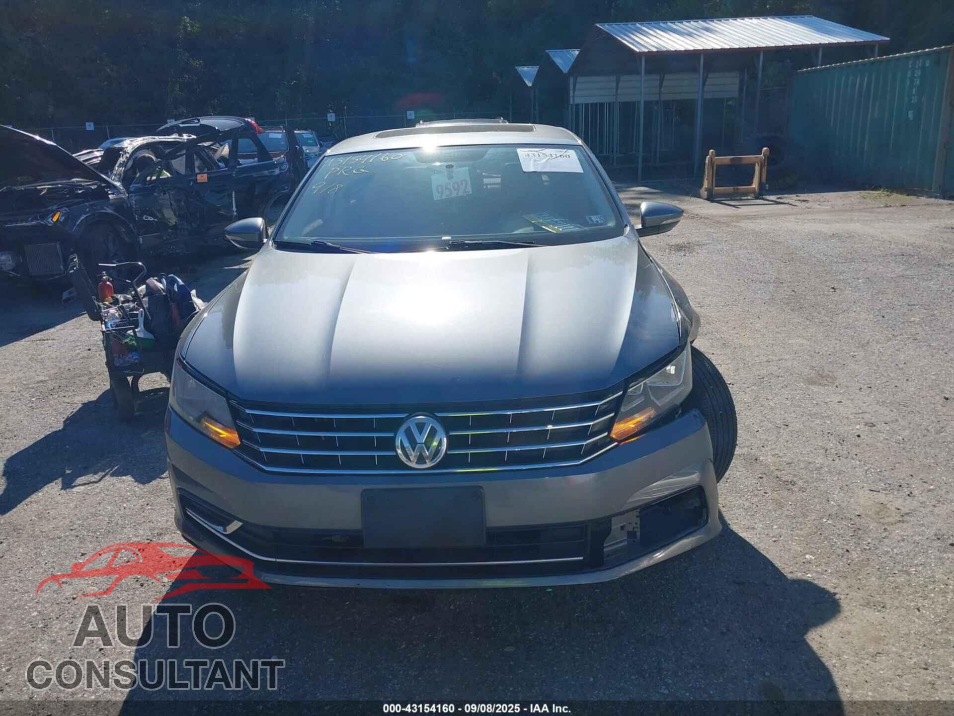 VOLKSWAGEN PASSAT 2017 - 1VWBT7A33HC033874