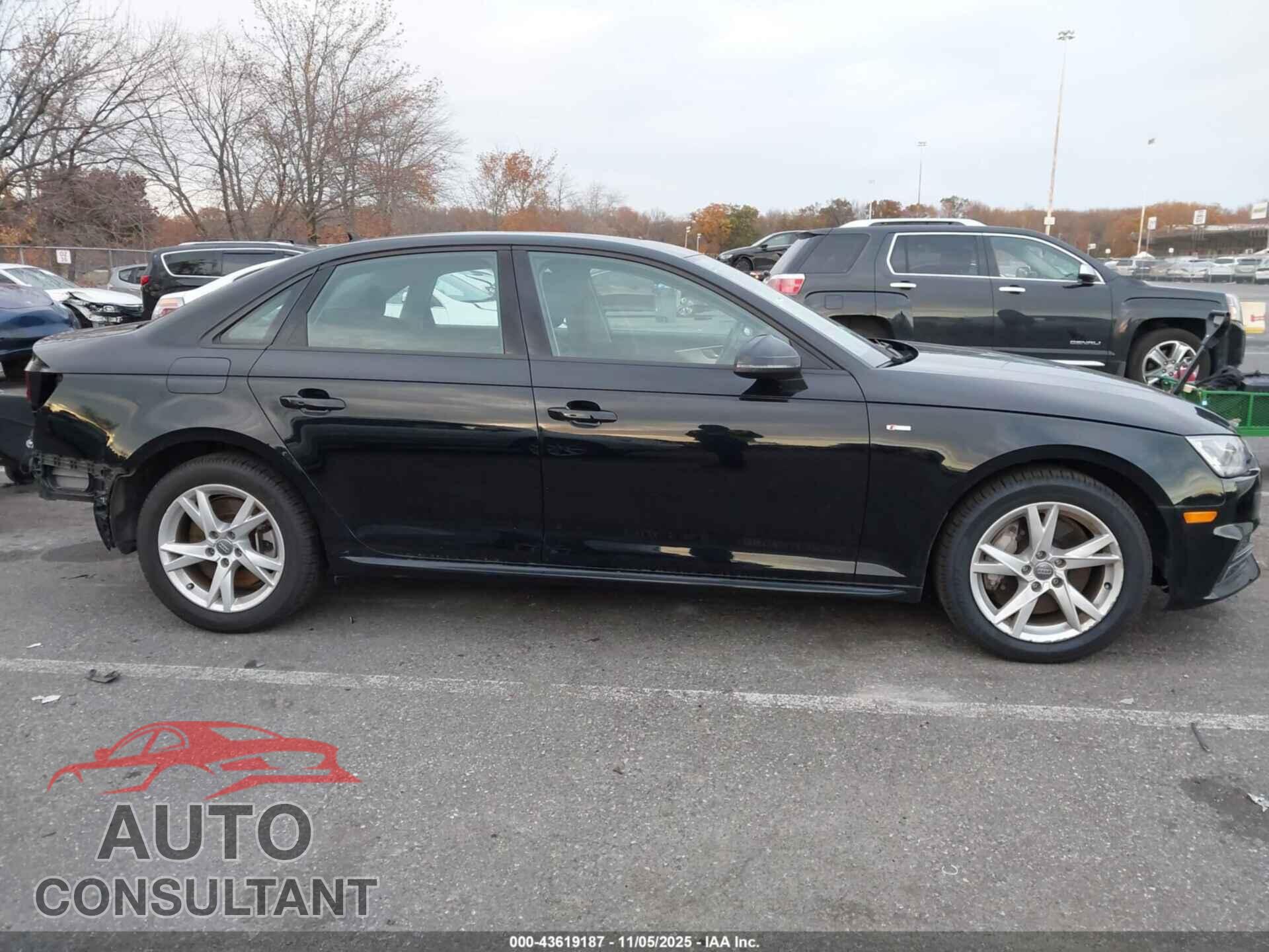 AUDI A4 2018 - WAUDNAF44JA085386