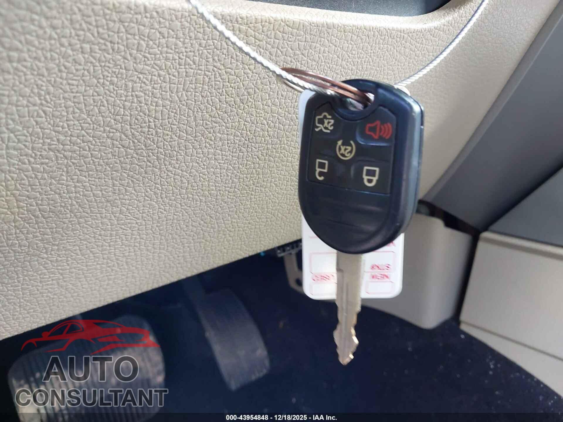 FORD EXPEDITION 2015 - 1FMJU1HT8FEF49921