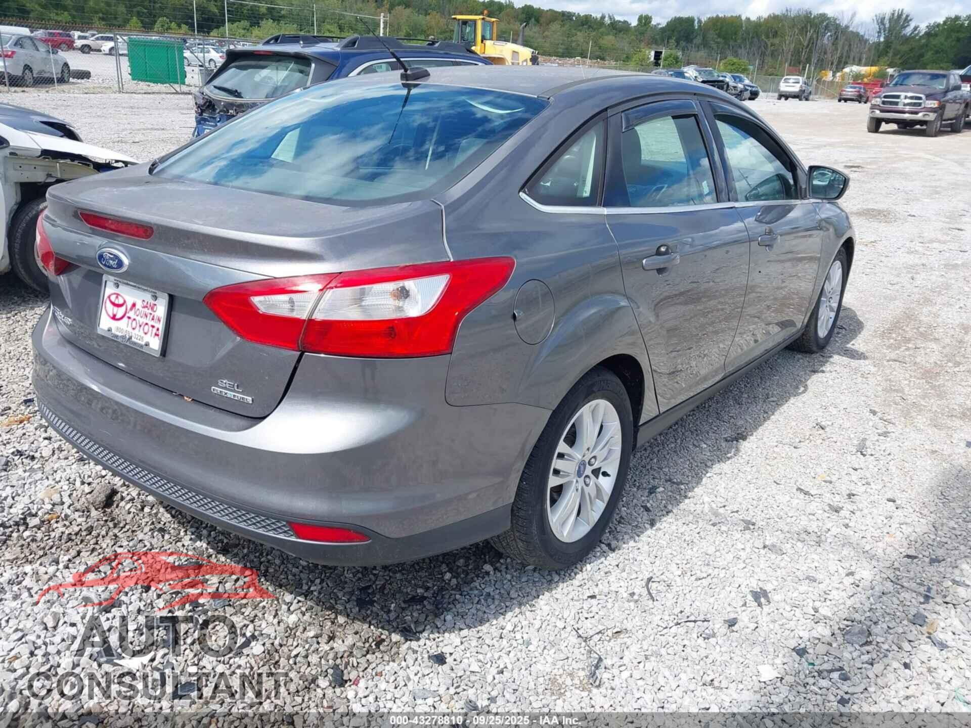 FORD FOCUS 2012 - 1FAHP3H24CL393712