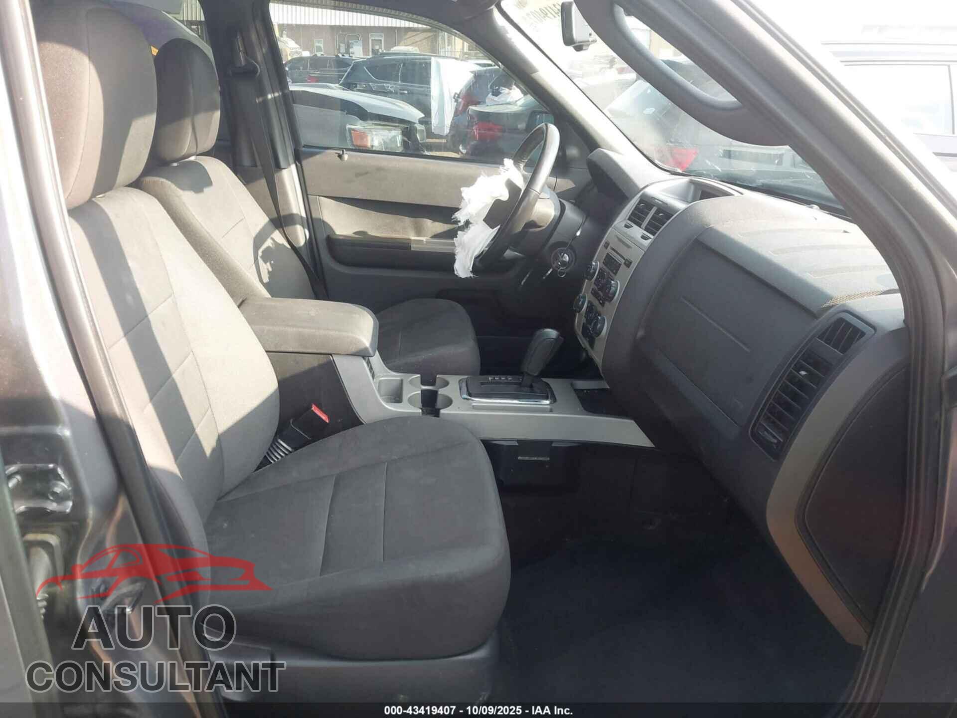 FORD ESCAPE 2011 - 1FMCU0DG3BKA07679