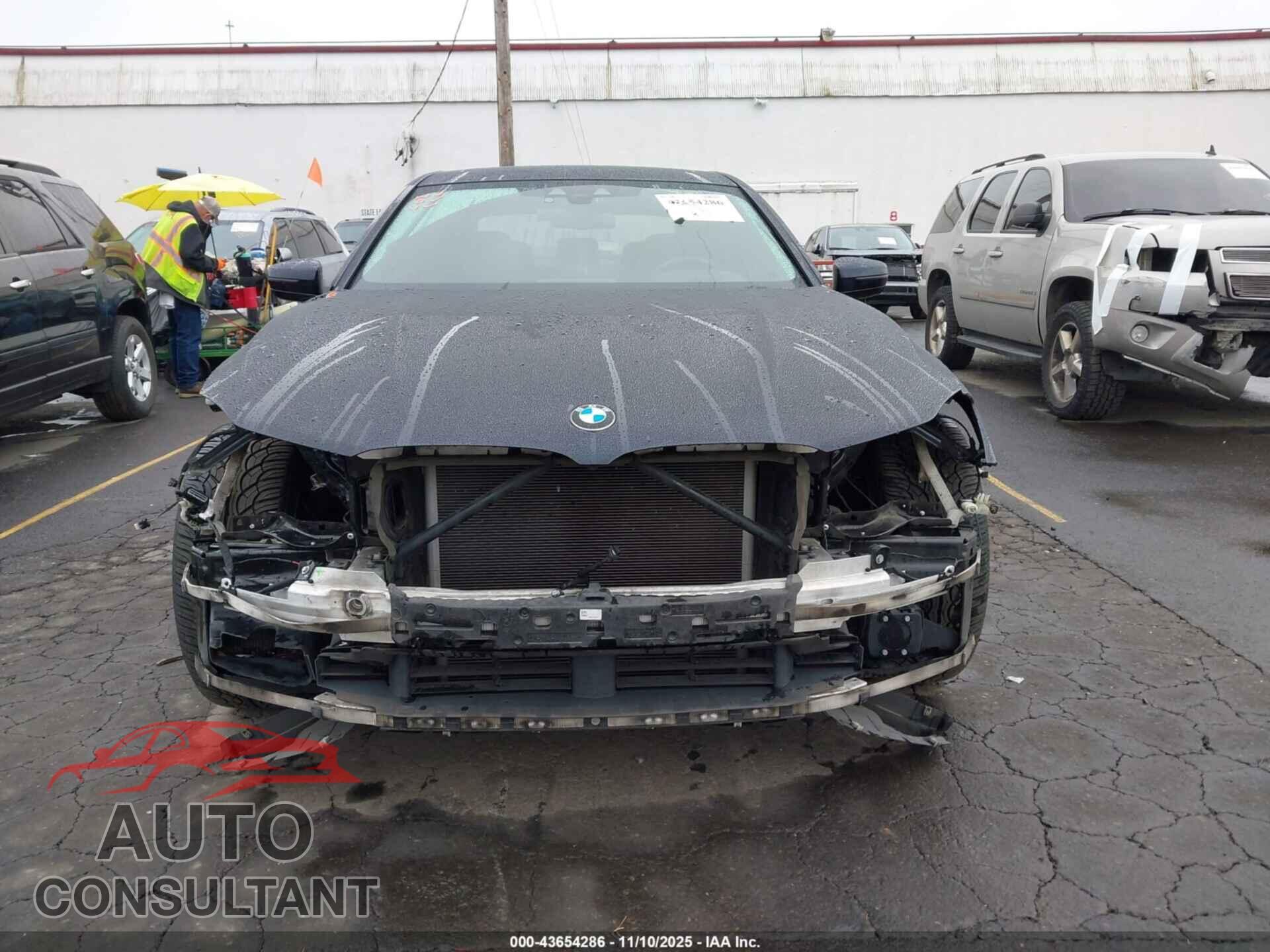 BMW 740E 2018 - WBA7J2C52JG938182
