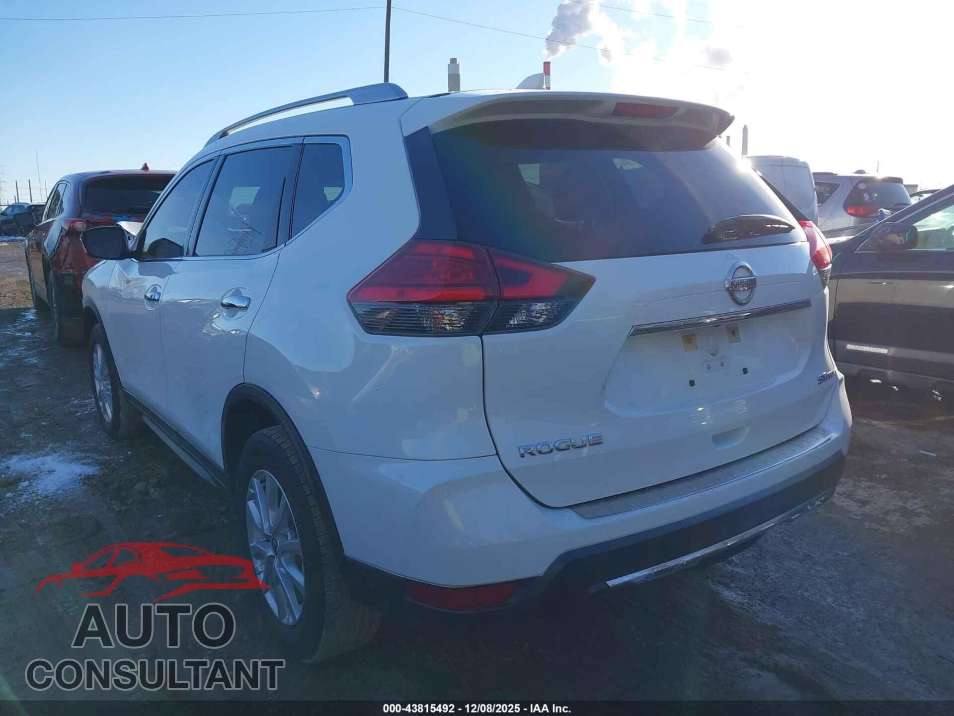 NISSAN ROGUE 2017 - KNMAT2MVXHP506368
