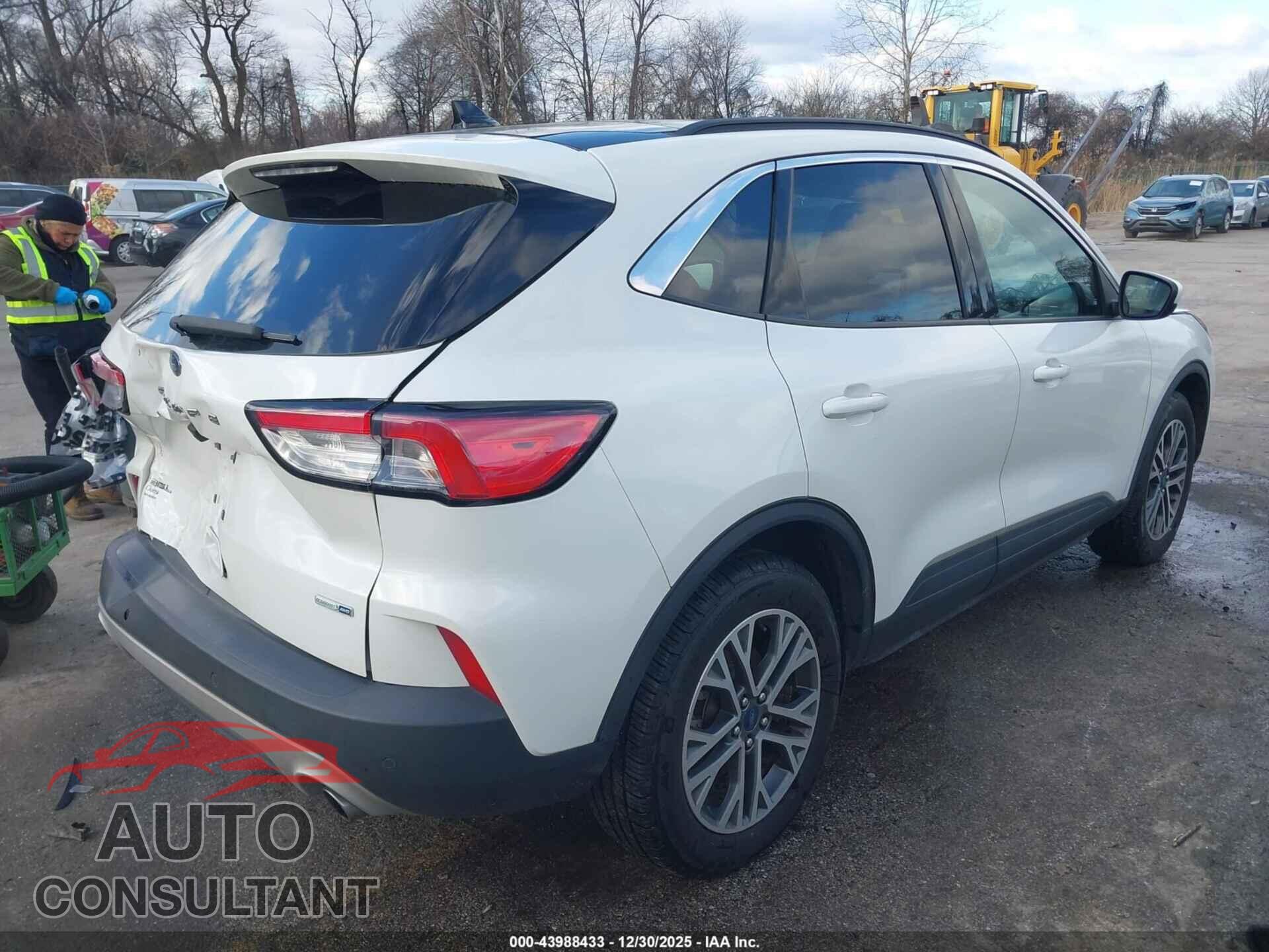 FORD ESCAPE 2020 - 1FMCU9H60LUA66555