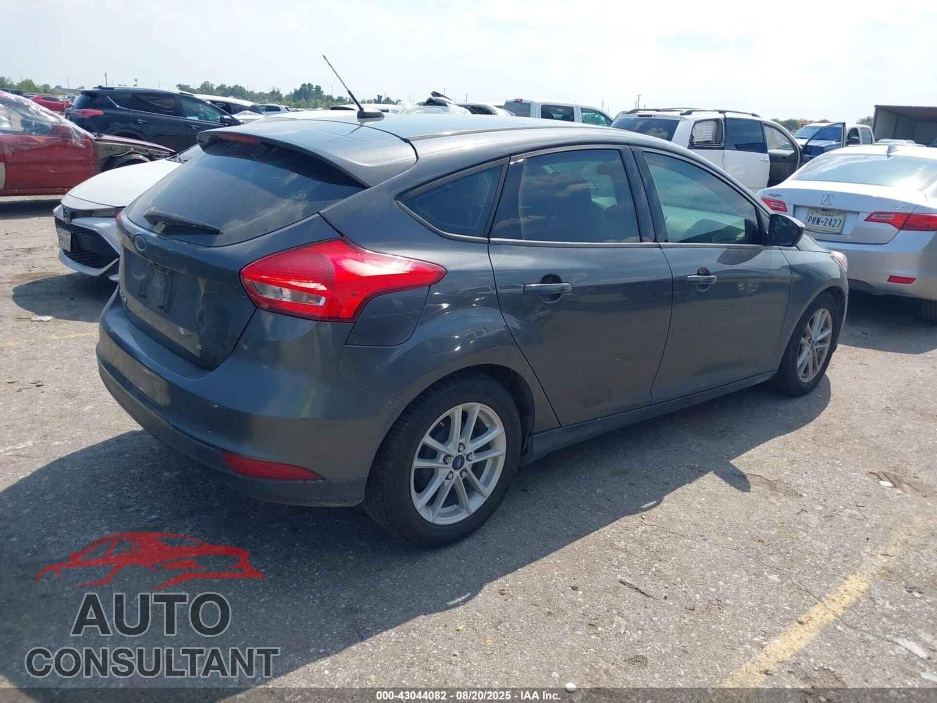 FORD FOCUS 2018 - 1FADP3K2XJL259047