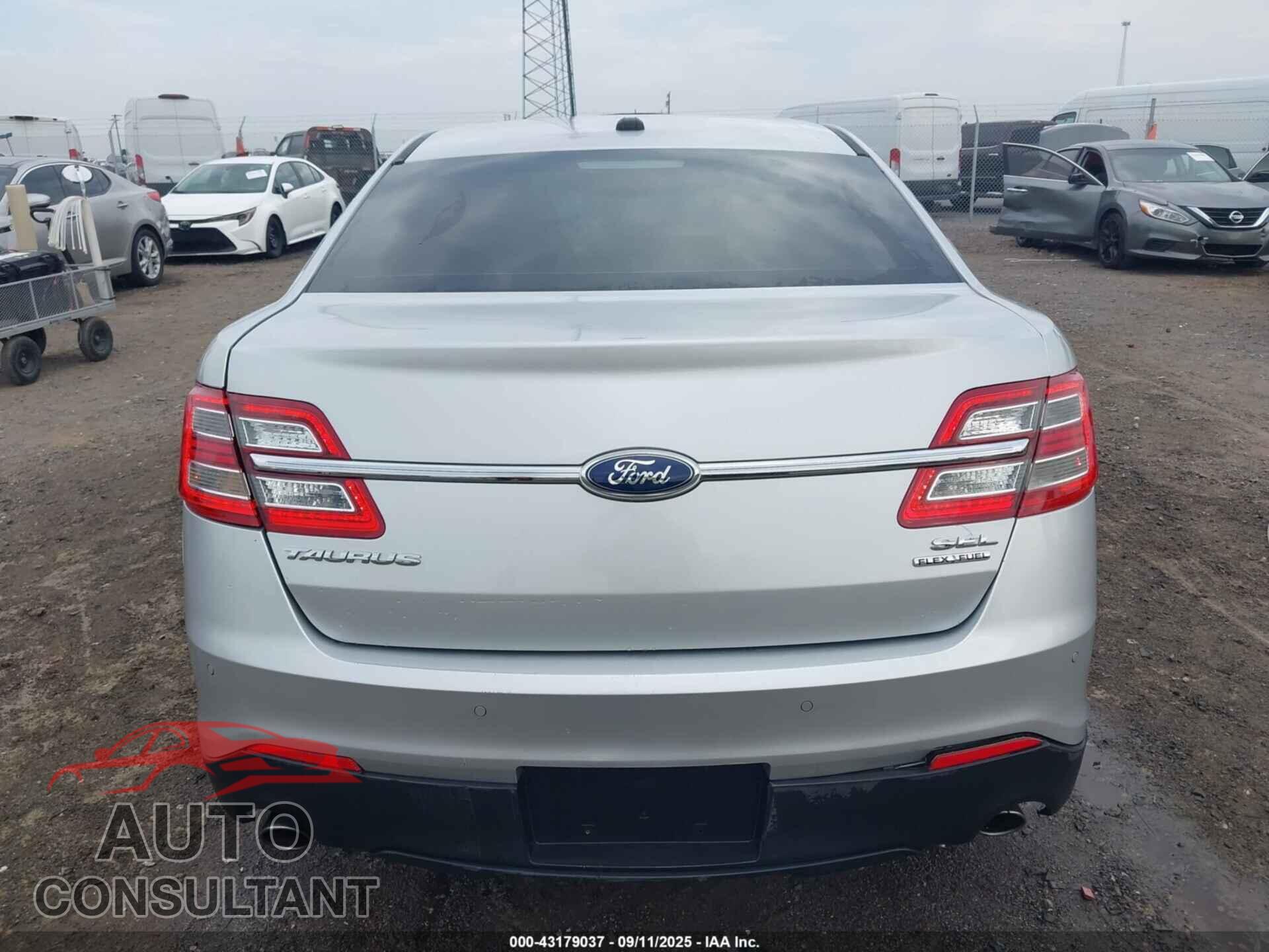 FORD TAURUS 2013 - 1FAHP2E83DG221152