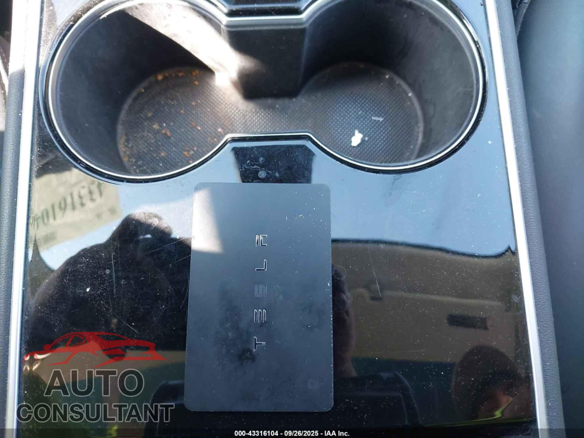 TESLA MODEL 3 2018 - 5YJ3E1EB9JF069190