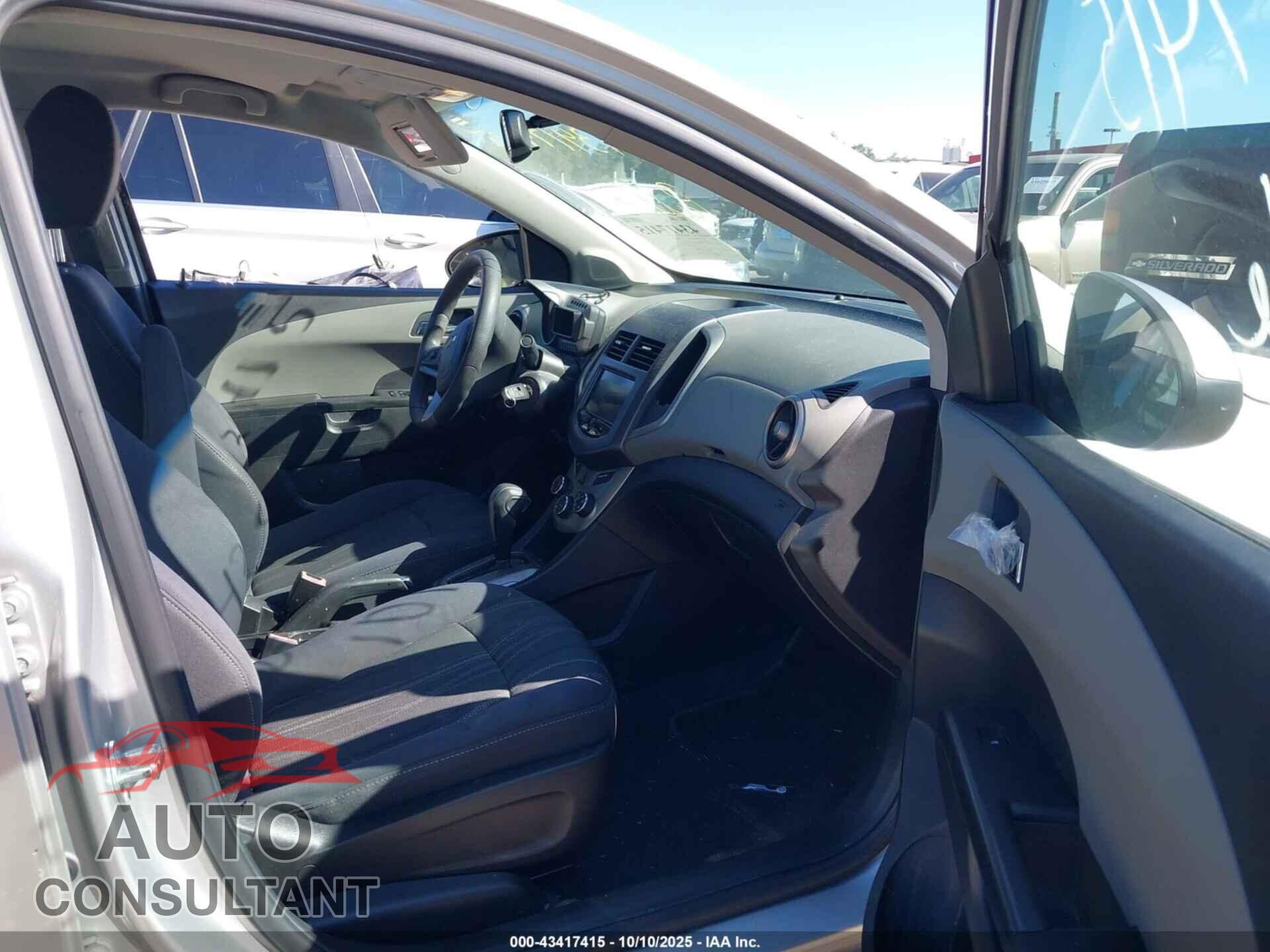 CHEVROLET SONIC 2013 - 1G1JC5SG7D4176358