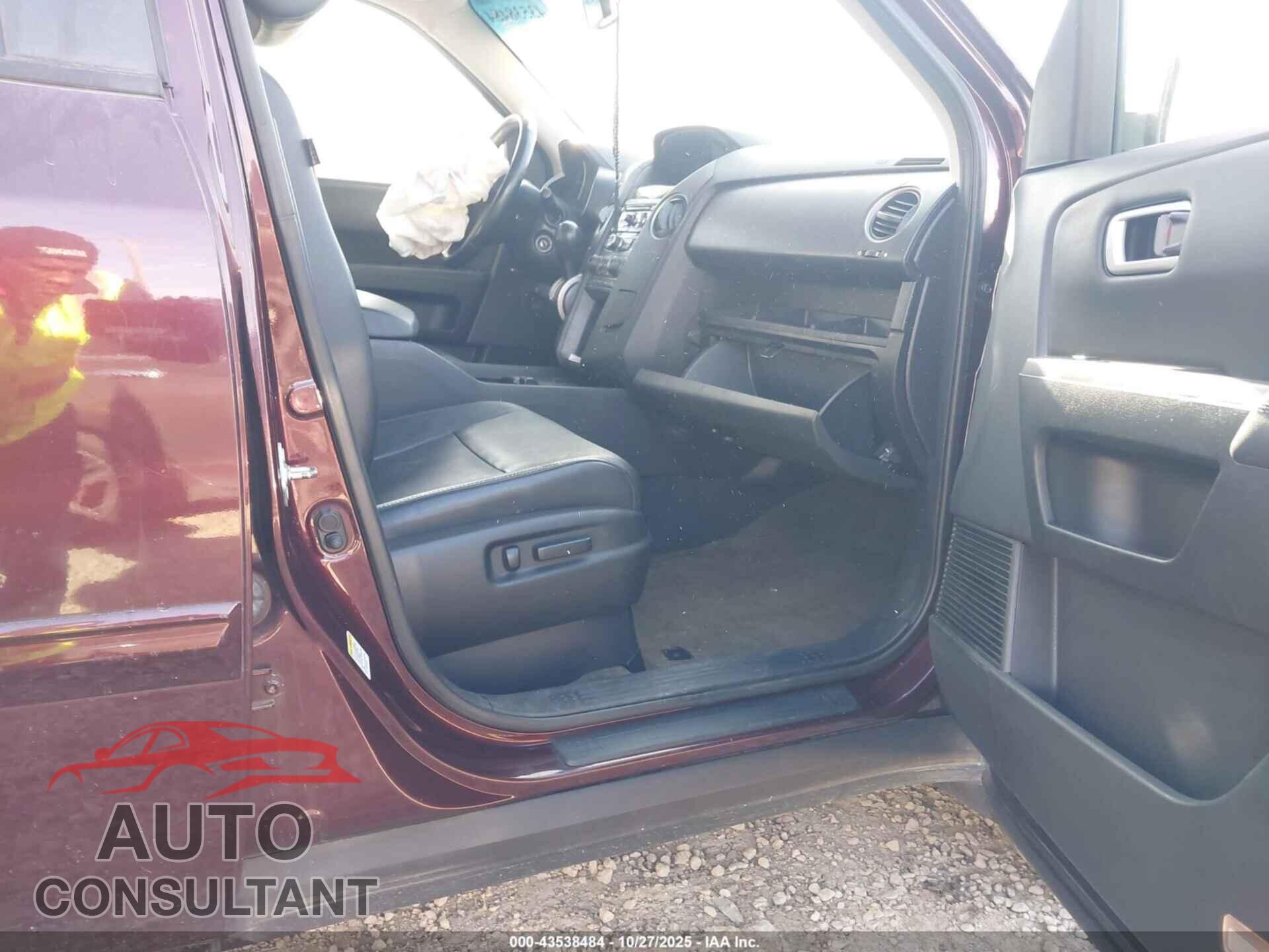 HONDA PILOT 2015 - 5FNYF4H59FB020461
