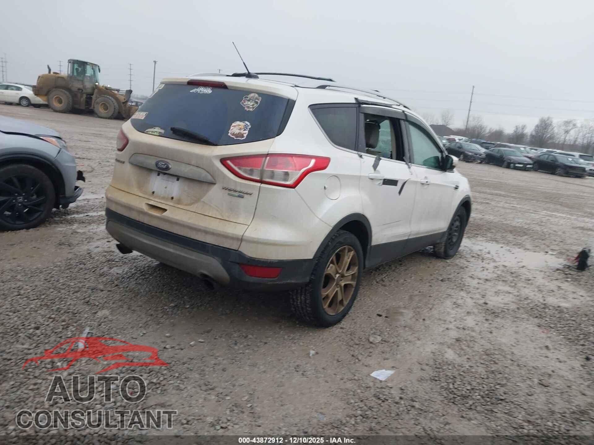 FORD ESCAPE 2015 - 1FMCU9J98FUC00561