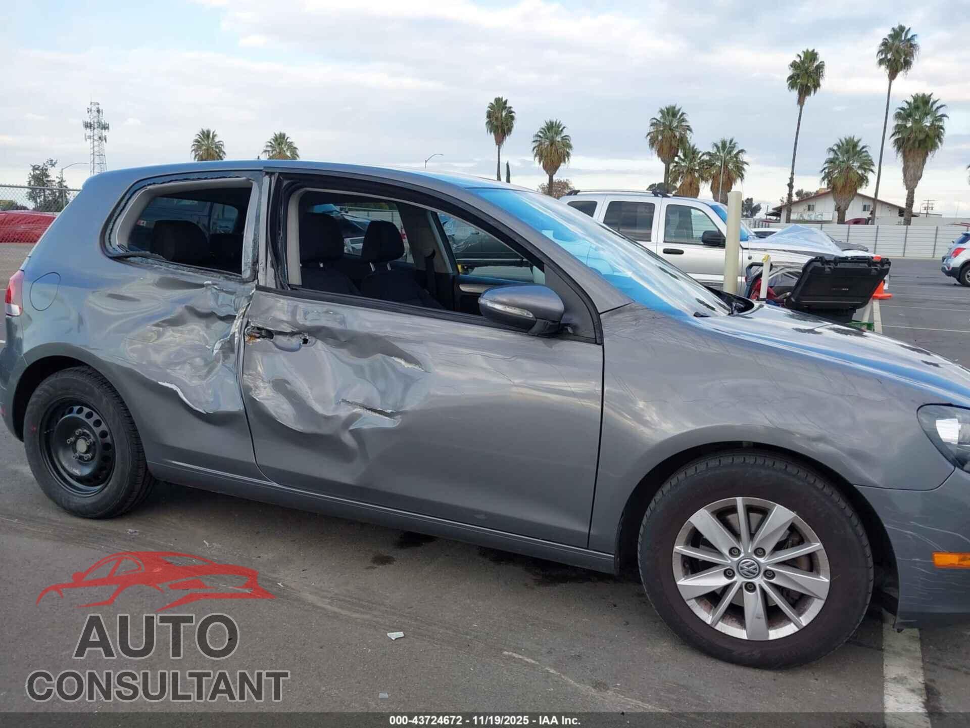 VOLKSWAGEN GOLF 2012 - WVWAB7AJ0CW240259