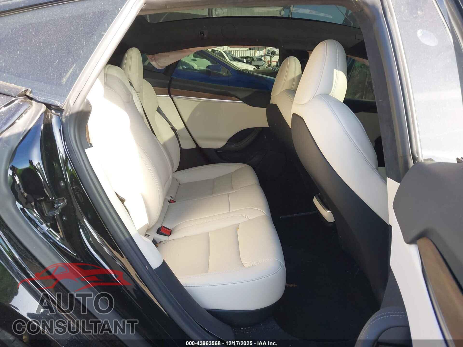 TESLA MODEL S 2023 - 5YJSA1E50PF521926