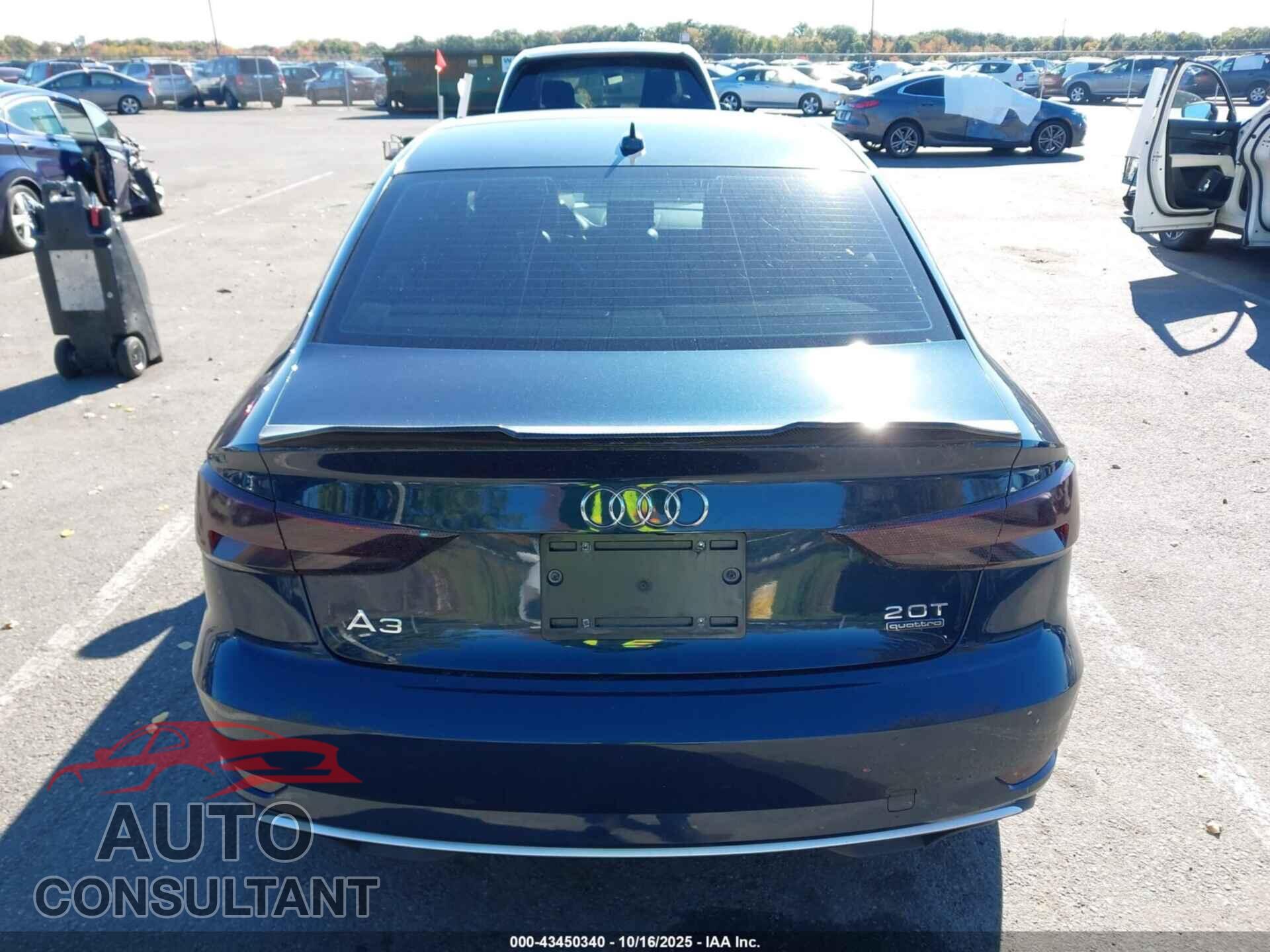 AUDI A3 2018 - WAUB8GFF9J1045193