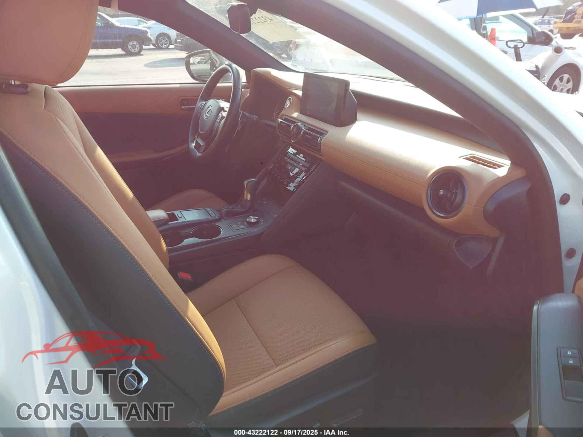 LEXUS IS 300 2023 - JTHD81F2XP5052367