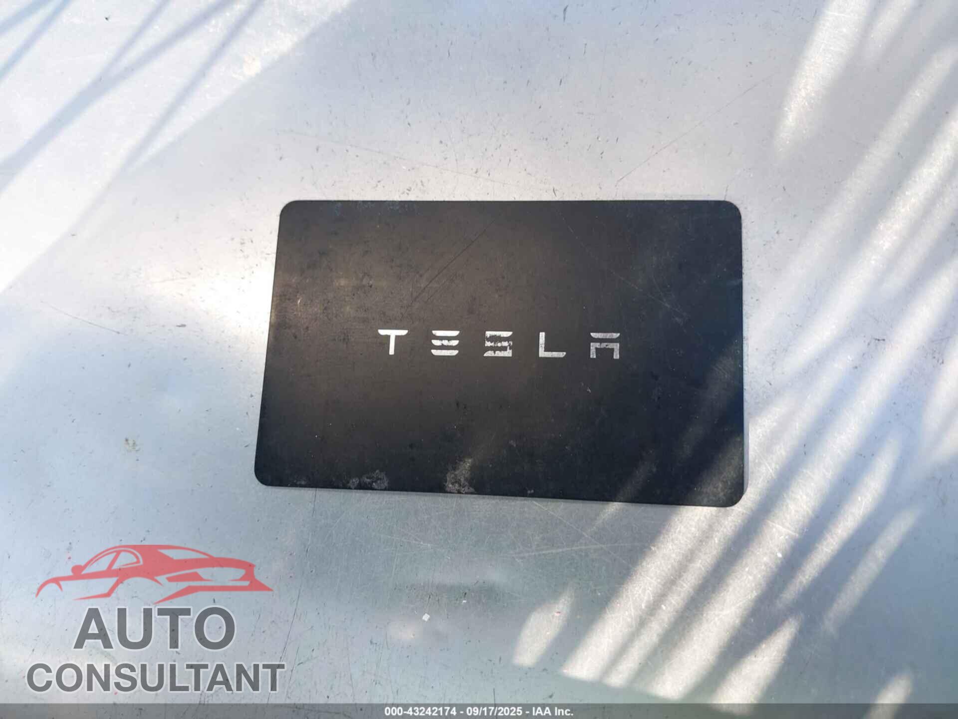 TESLA MODEL 3 2018 - 5YJ3E1EA5JF057402