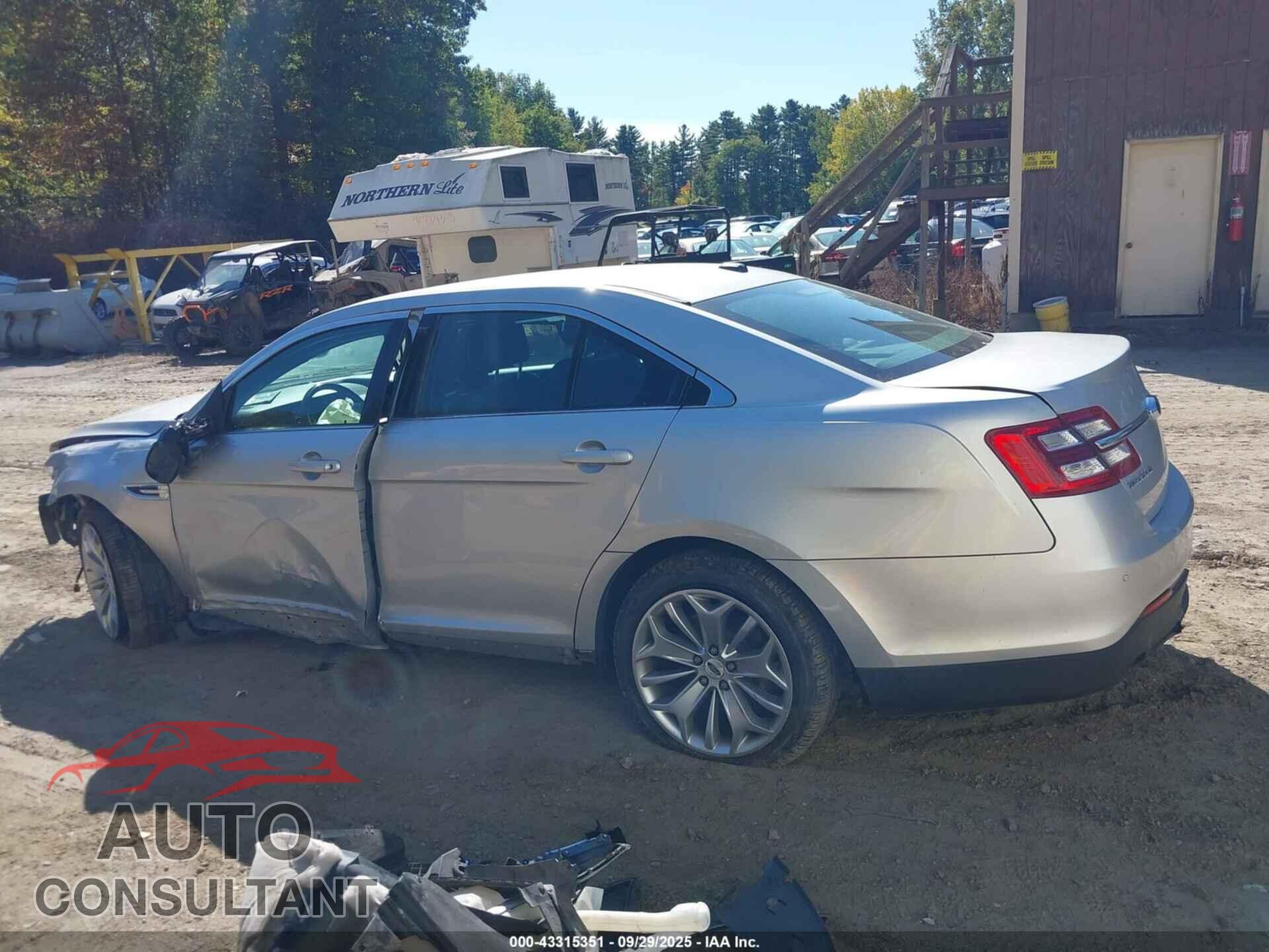 FORD TAURUS 2016 - 1FAHP2F82GG101815