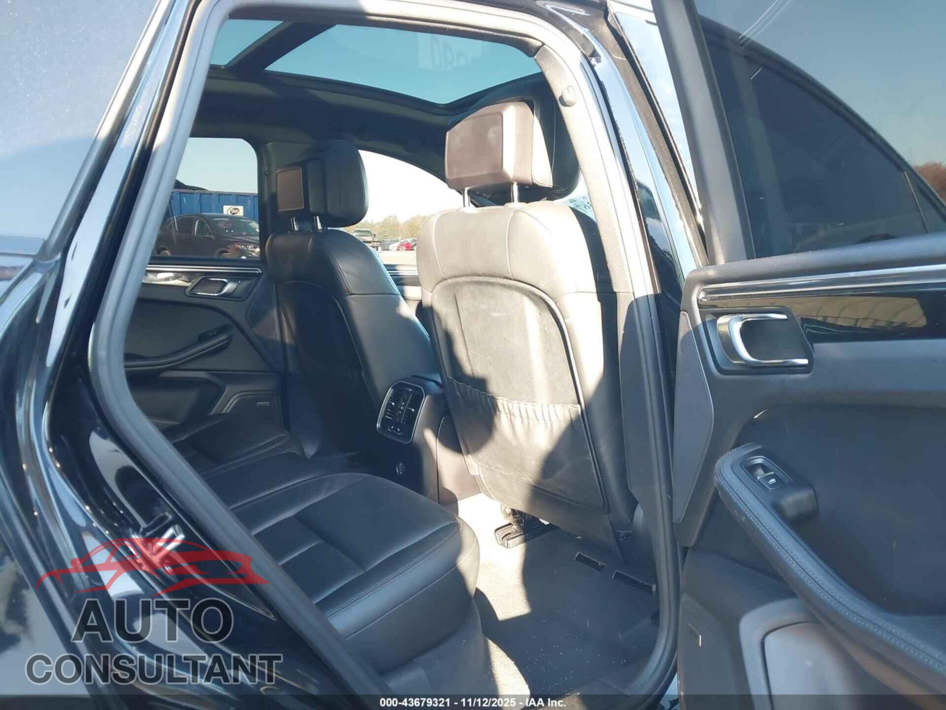 PORSCHE MACAN 2017 - WP1AA2A58HLB04204