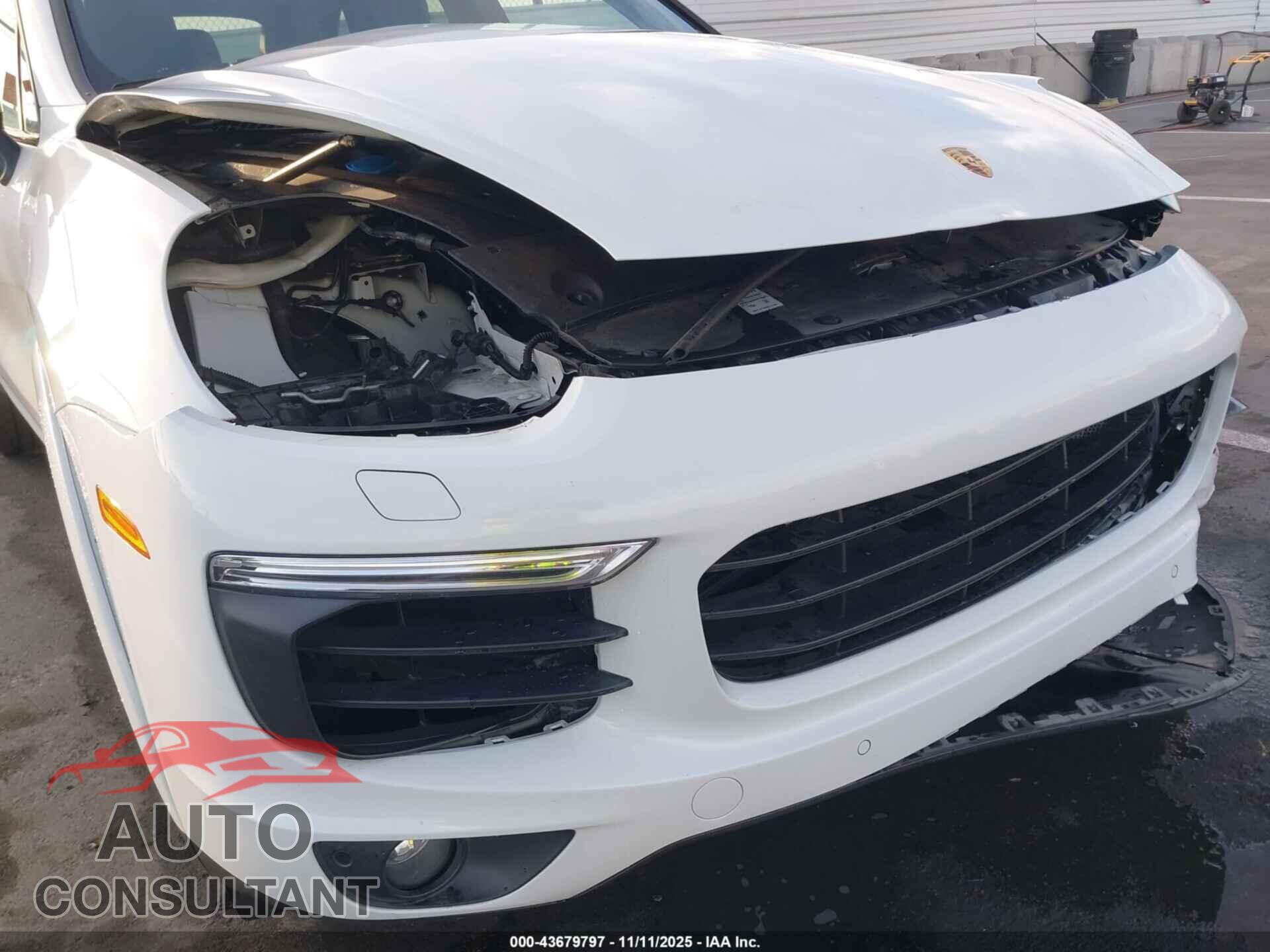 PORSCHE CAYENNE 2017 - WP1AA2A21HKA84342