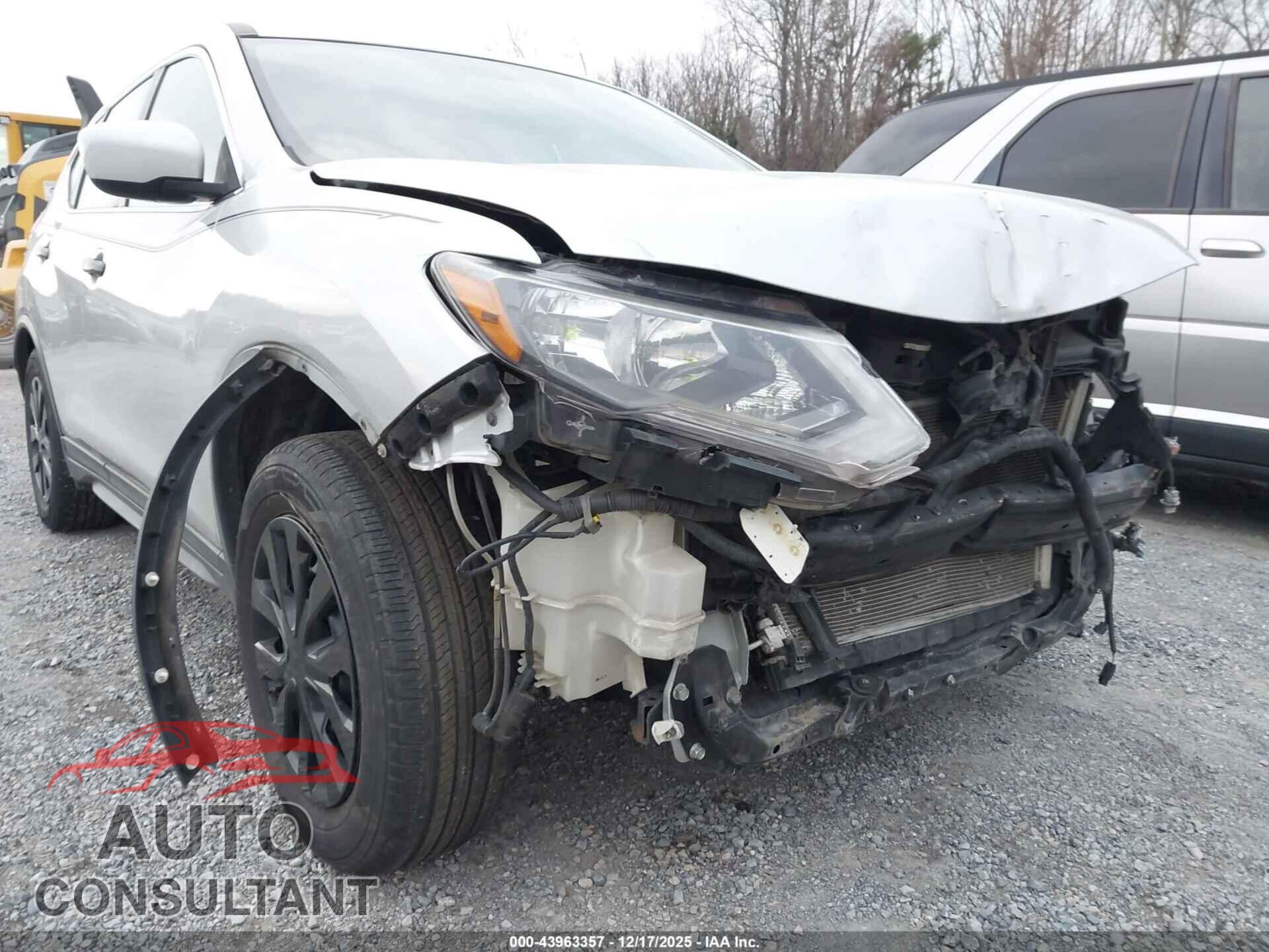 NISSAN ROGUE 2017 - KNMAT2MVXHP521582