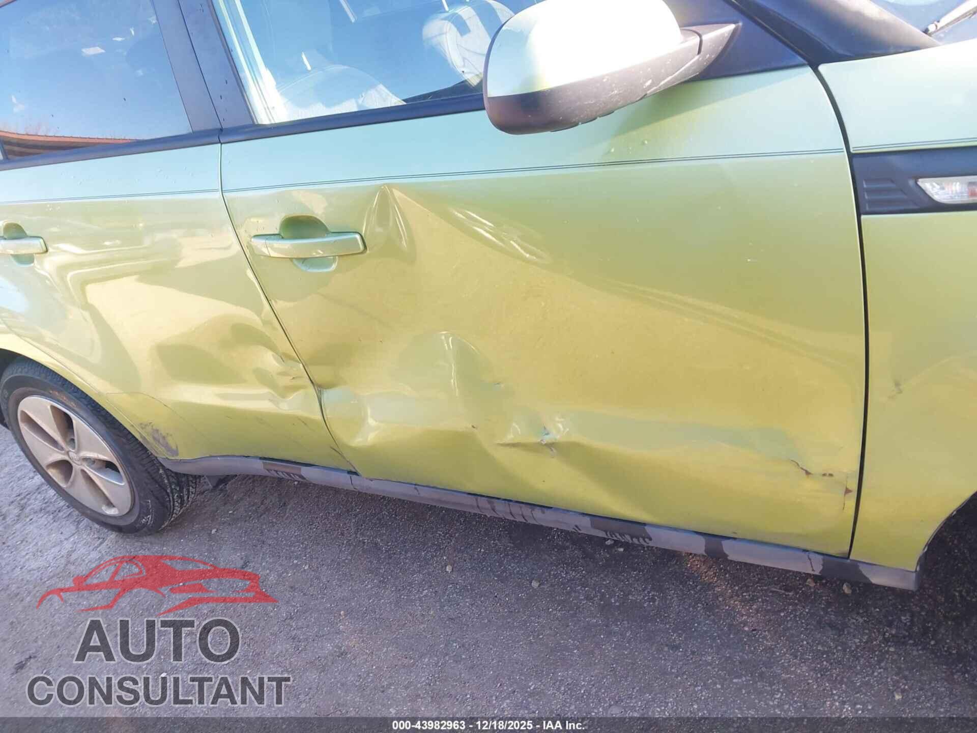 KIA SOUL 2014 - KNDJN2A22E7725129