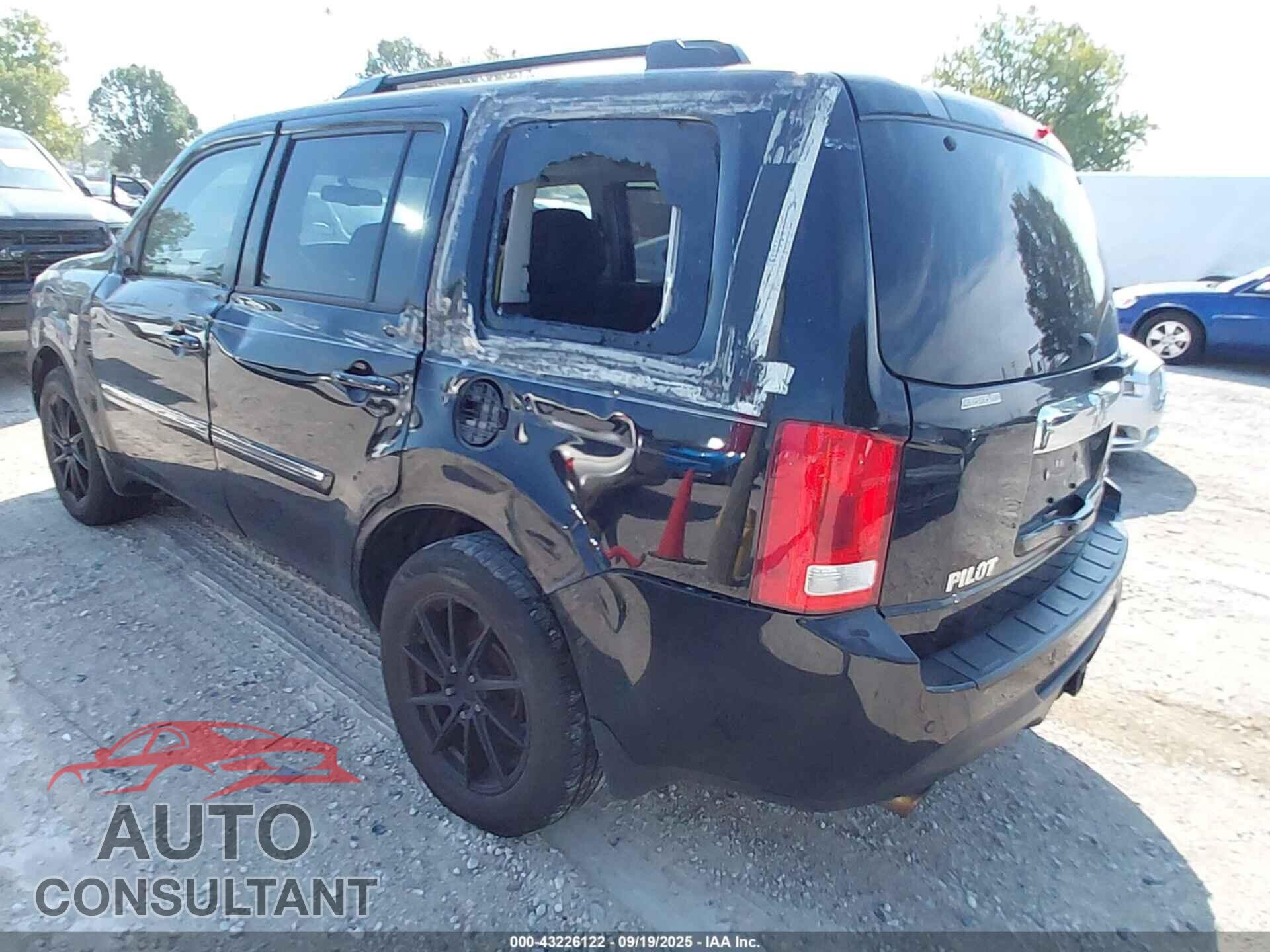 HONDA PILOT 2013 - 5FNYF4H92DB038607