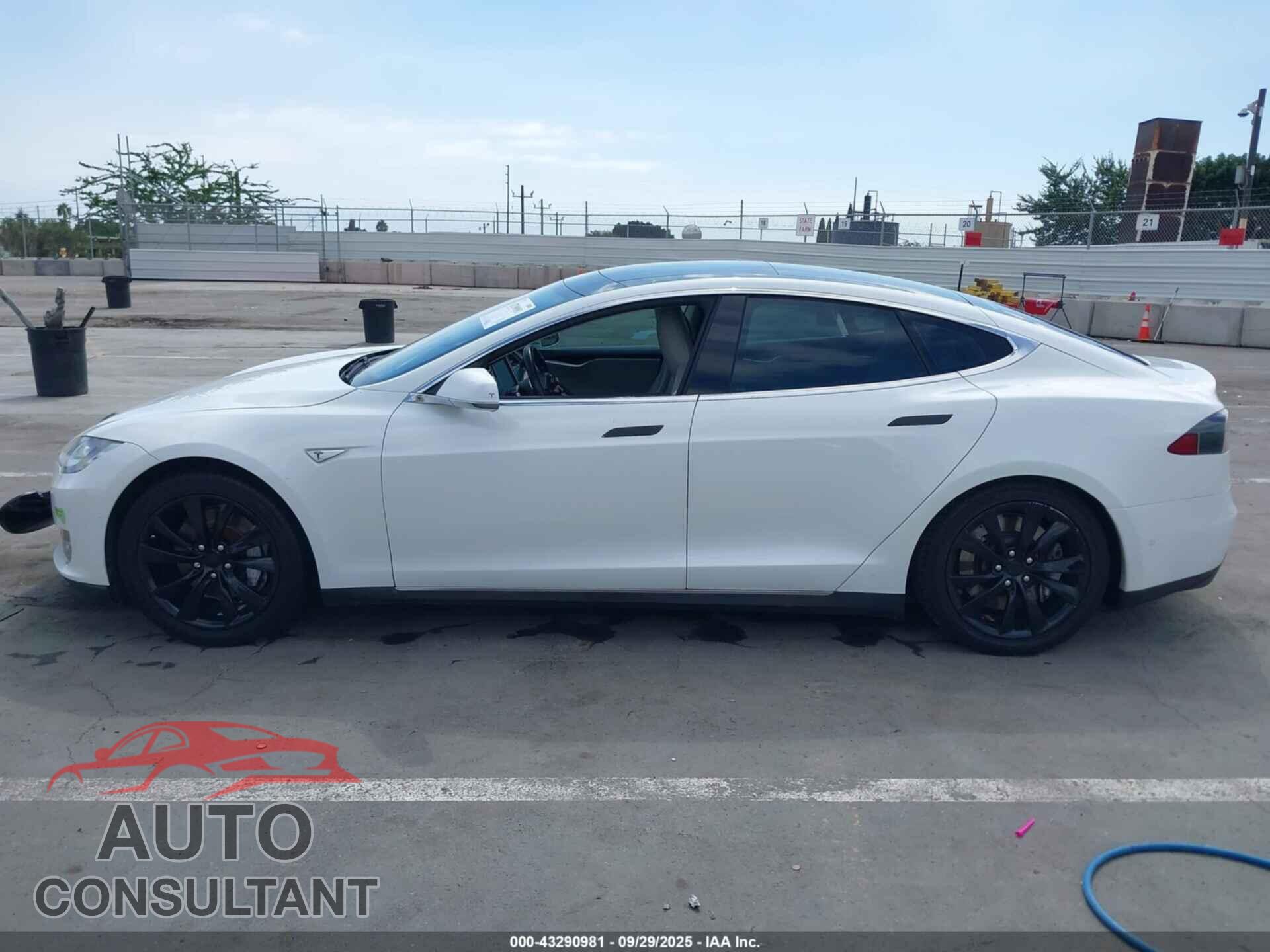 TESLA MODEL S 2015 - 5YJSA1H13FFP77386
