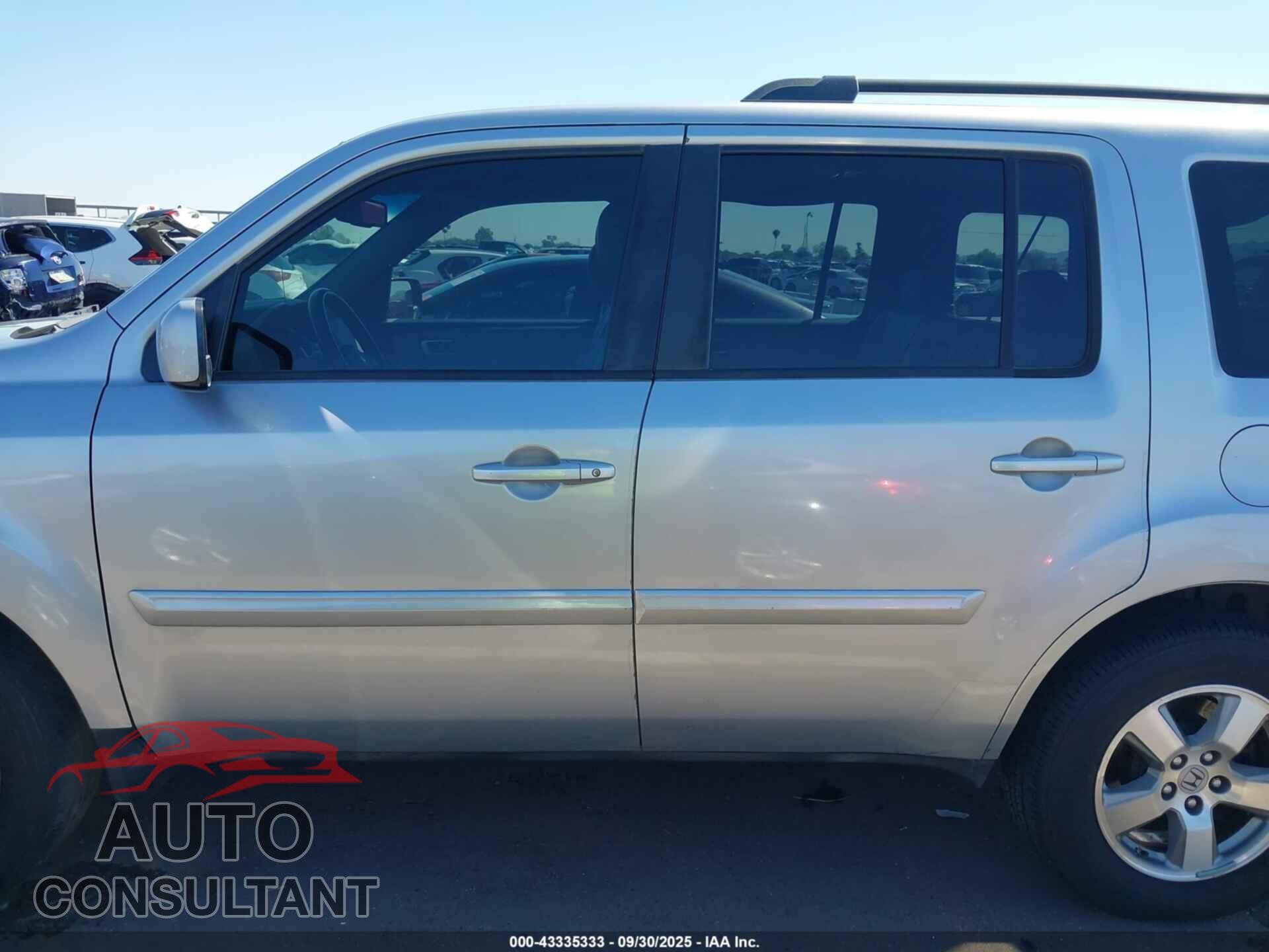 HONDA PILOT 2011 - 5FNYF3H50BB012088