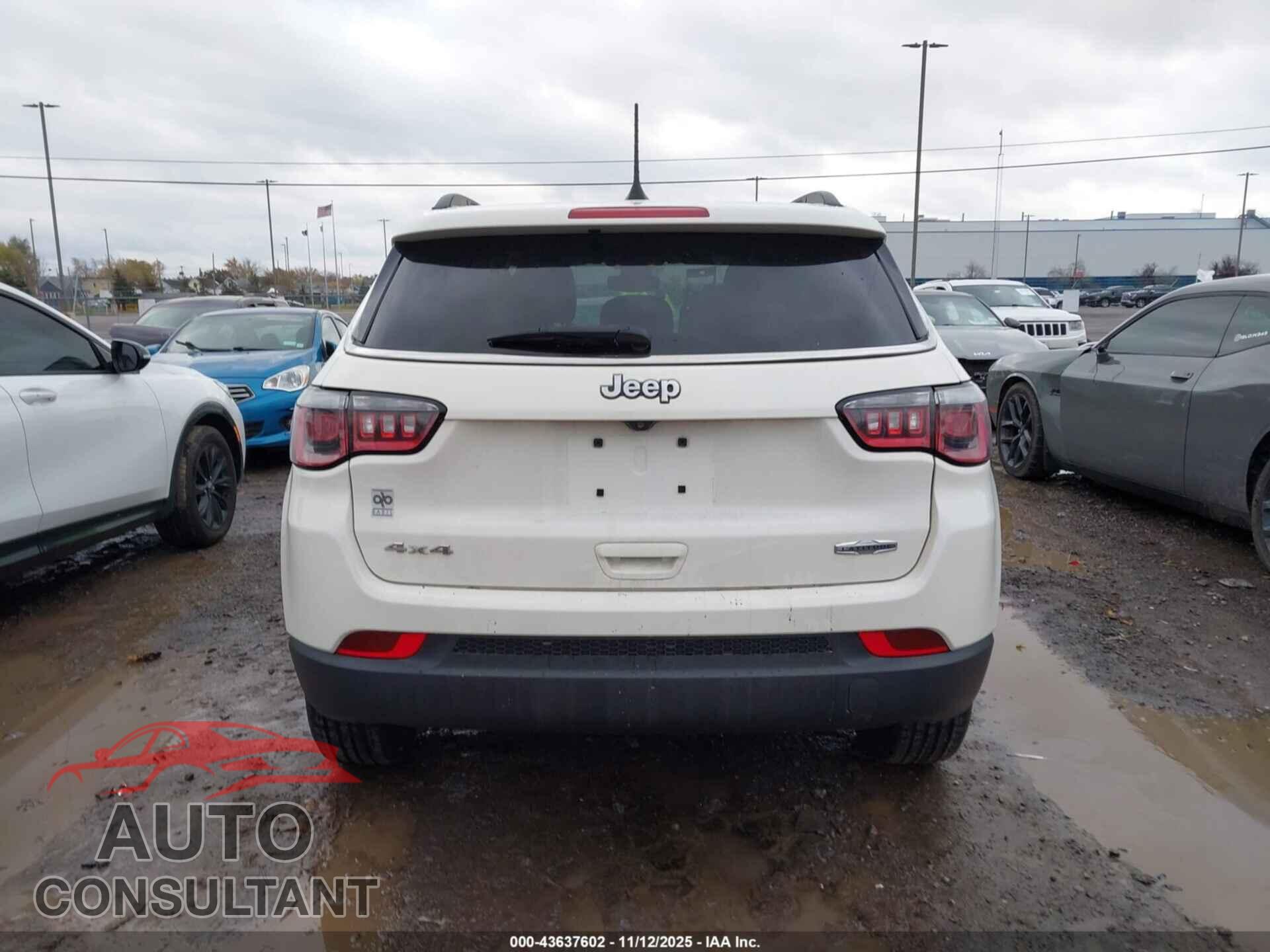 JEEP COMPASS 2018 - 3C4NJDBB0JT252943