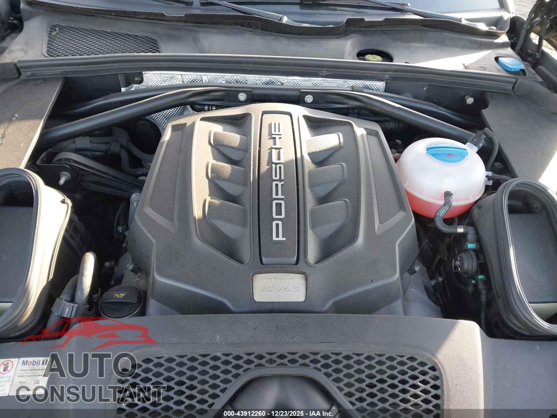 PORSCHE MACAN 2016 - WP1AB2A5XGLB43775