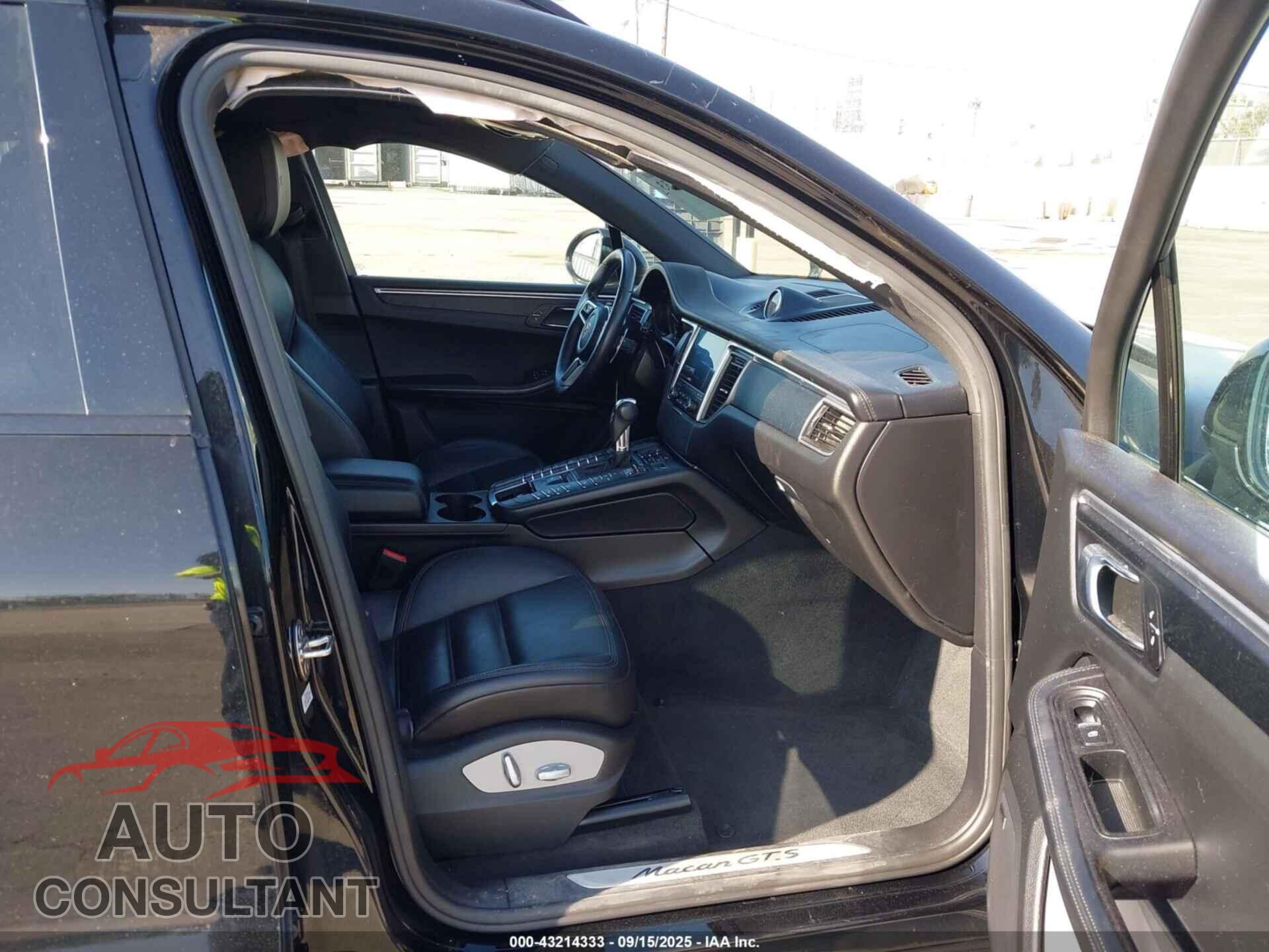 PORSCHE MACAN 2018 - WP1AG2A54JLB64808