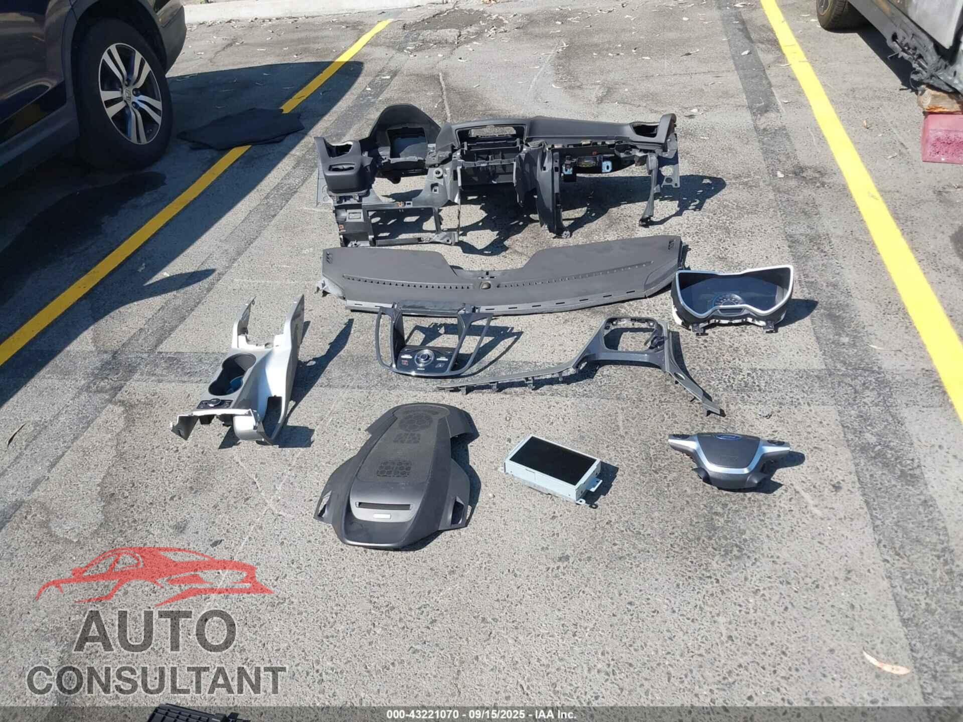 FORD C-MAX ENERGI 2013 - 1FADP5CU2DL542090