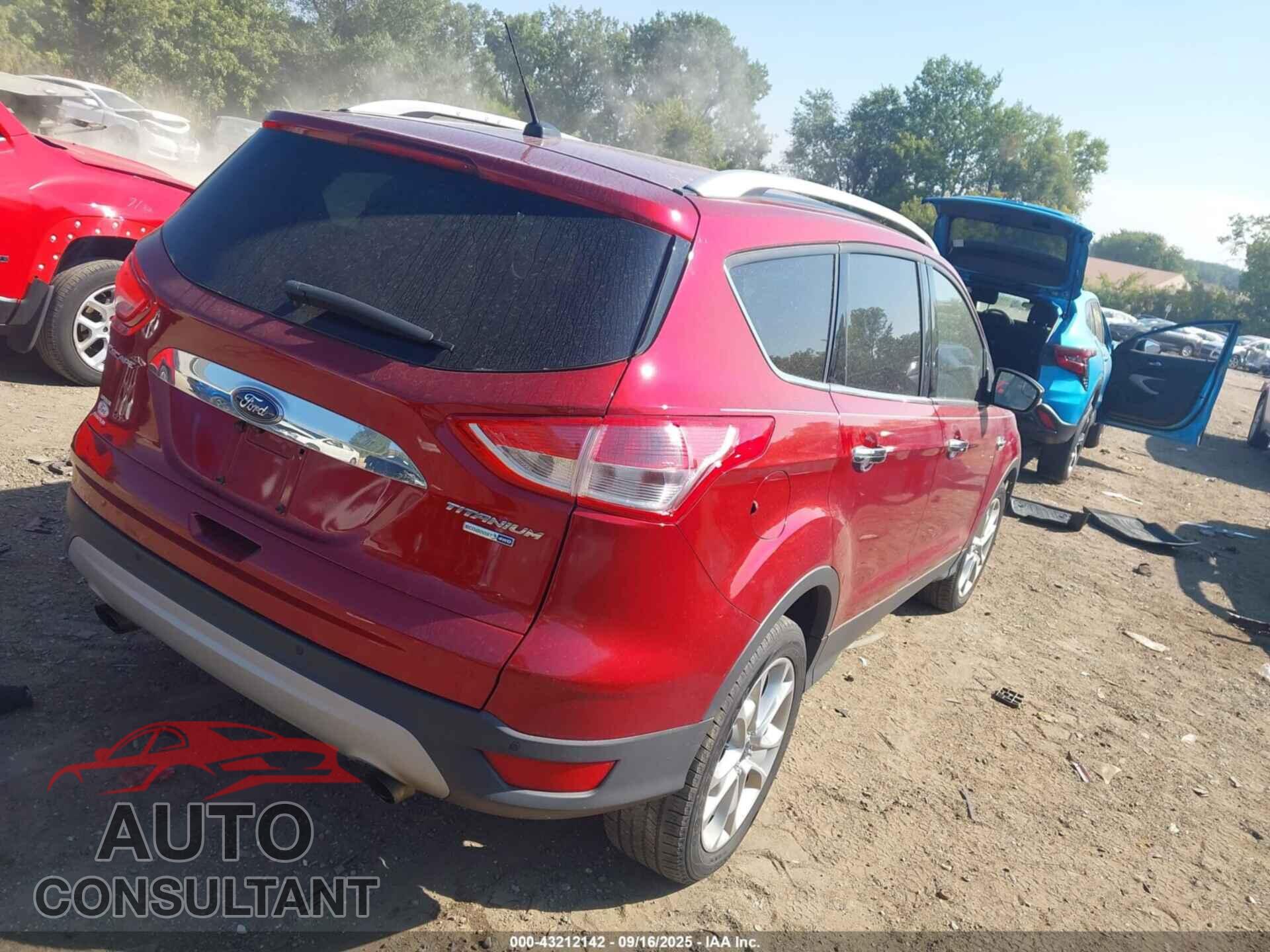 FORD ESCAPE 2015 - 1FMCU9J96FUC67353