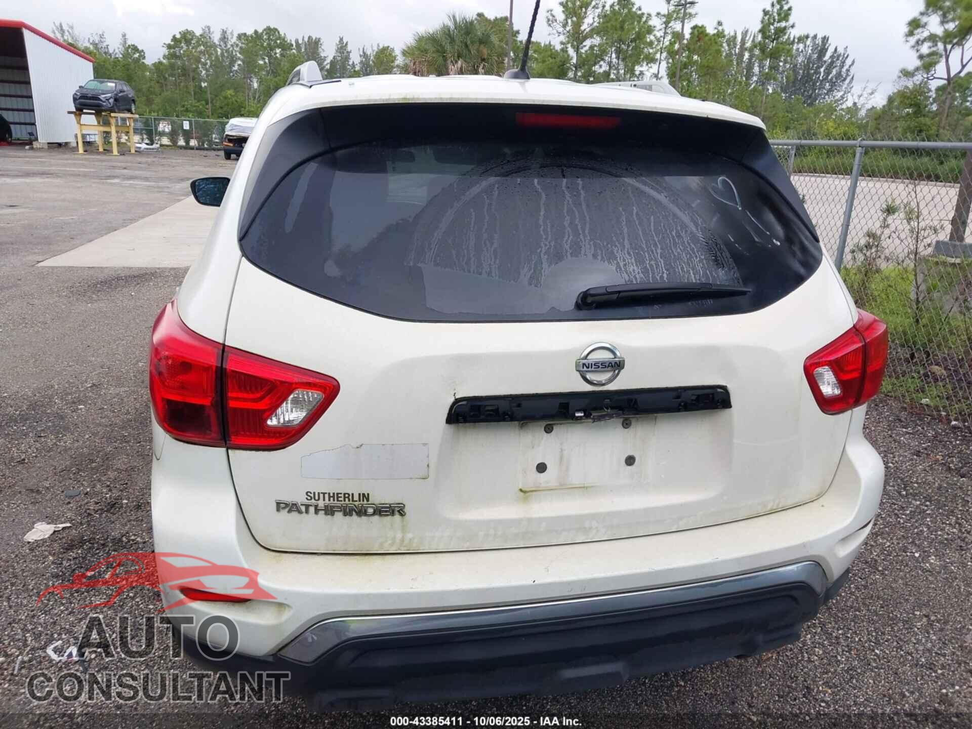 NISSAN PATHFINDER 2017 - 5N1DR2MN8HC907478