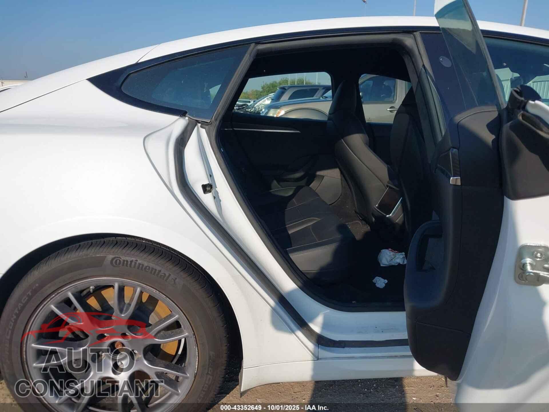 TESLA MODEL S 2021 - 5YJSA1E69MF453081
