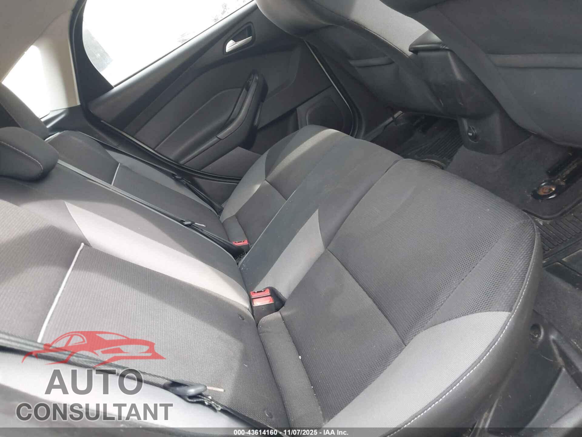 FORD FOCUS 2014 - 1FADP3K27EL365932