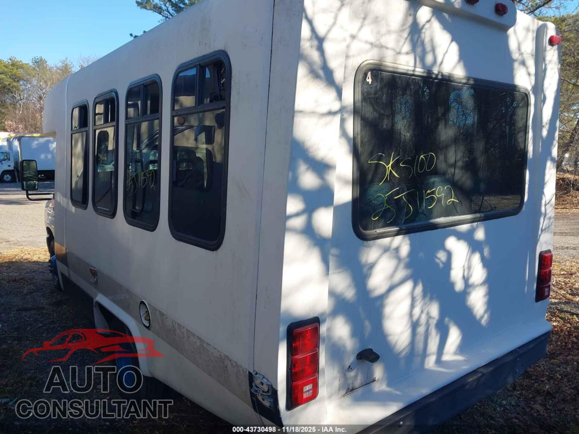 FORD E-350 CUTAWAY 2009 - 1FDEE35L09DA17006