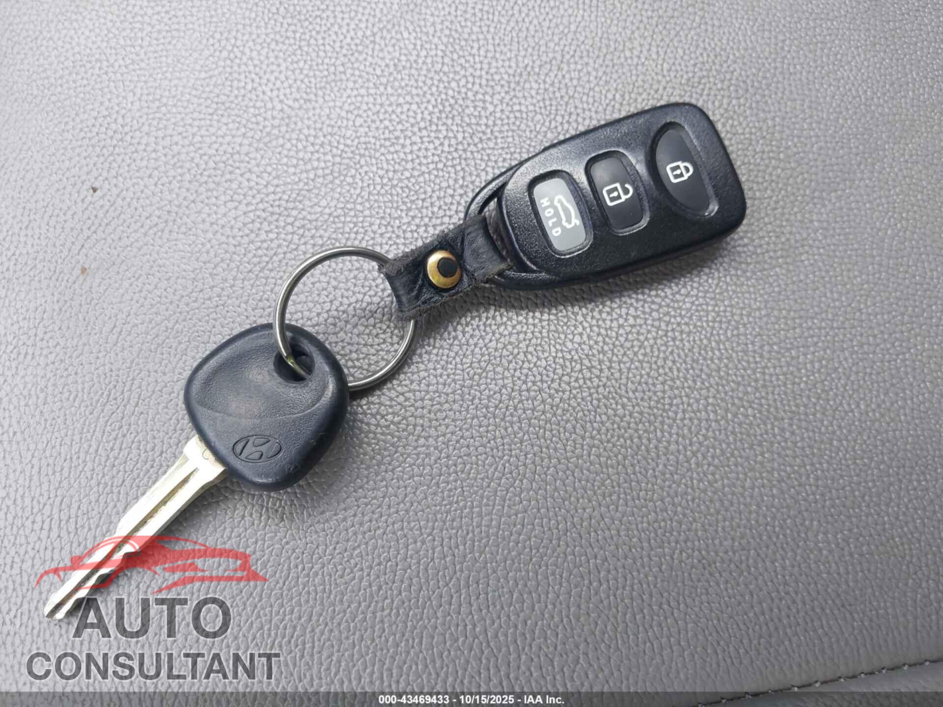 HYUNDAI GENESIS 2011 - KMHHT6KD2BU043405