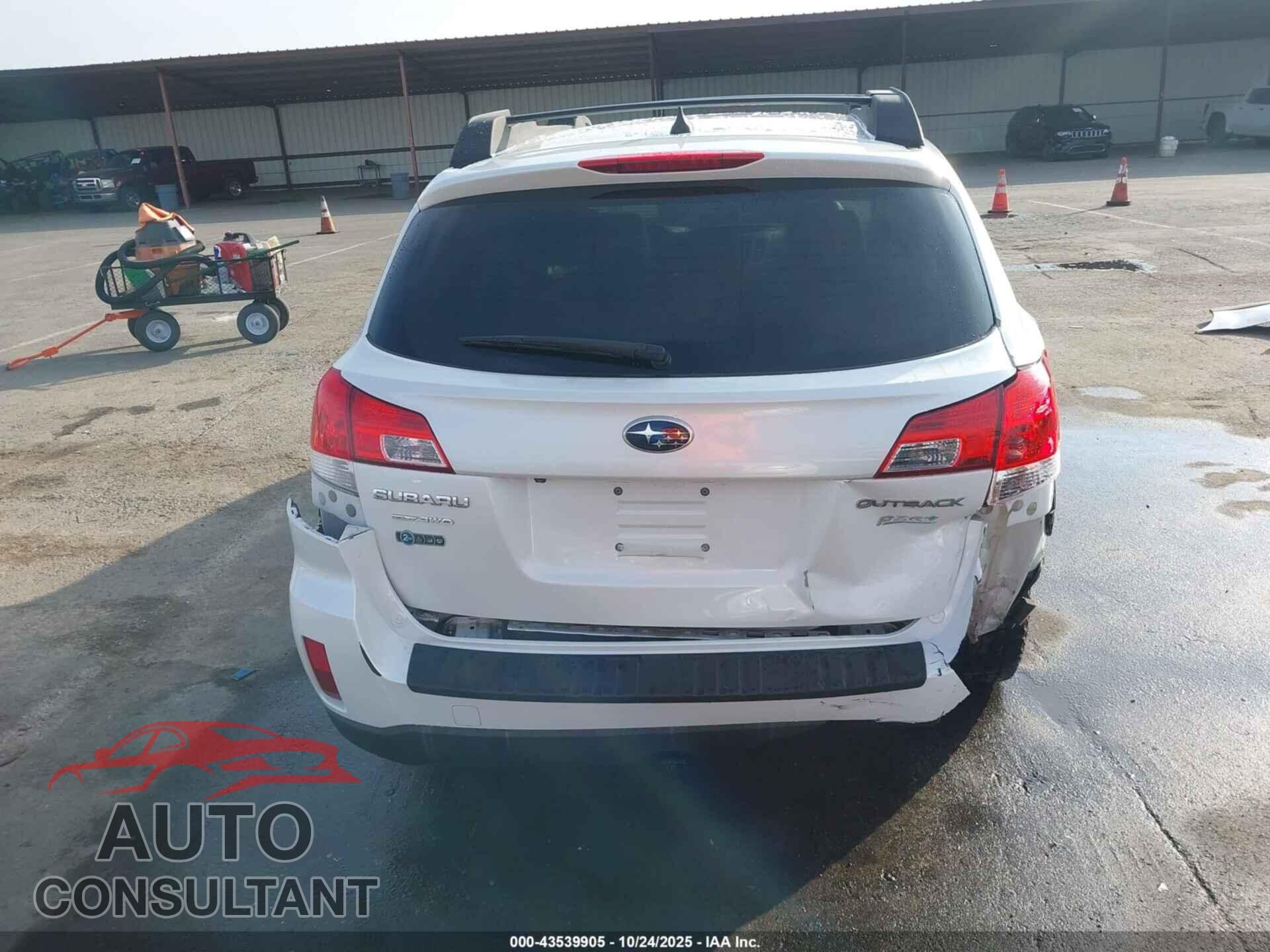 SUBARU OUTBACK 2013 - 4S4BRBKC8D3235537