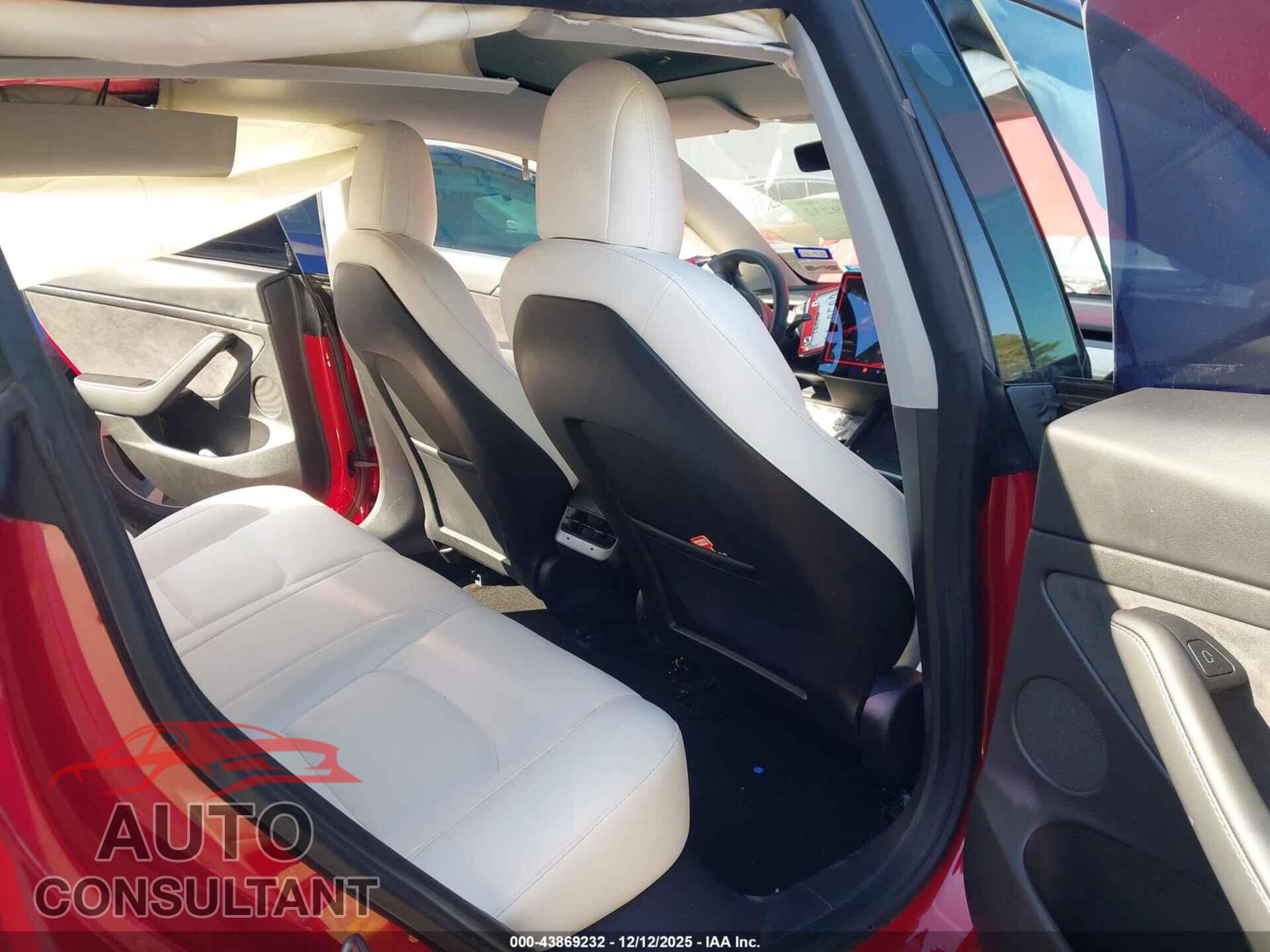 TESLA MODEL 3 2021 - 5YJ3E1EA5MF982864