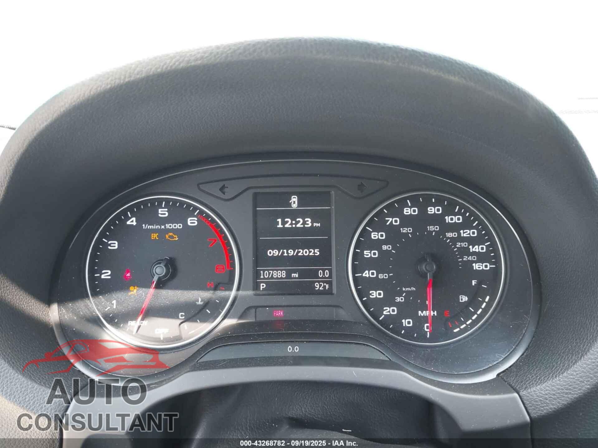 AUDI A3 2016 - WAUA7GFF5G1028396