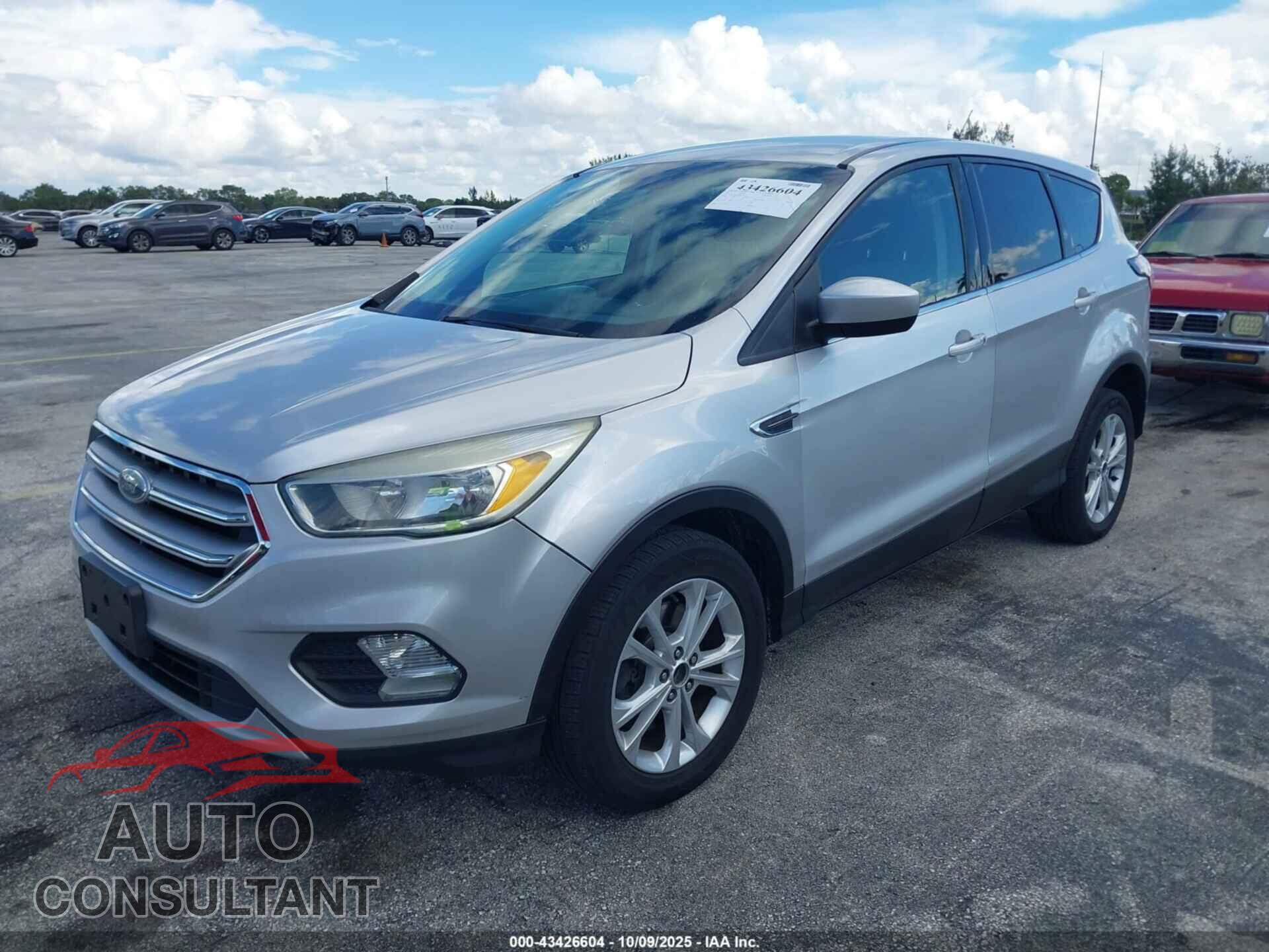 FORD ESCAPE 2017 - 1FMCU9GD3HUC16133