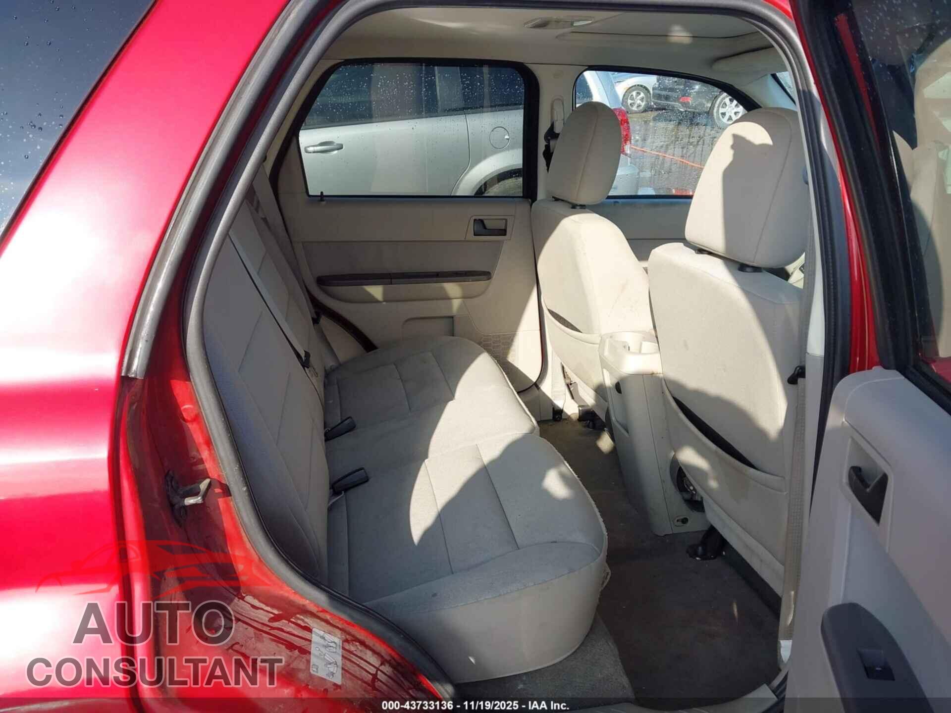 FORD ESCAPE 2010 - 1FMCU9DG8AKC24907