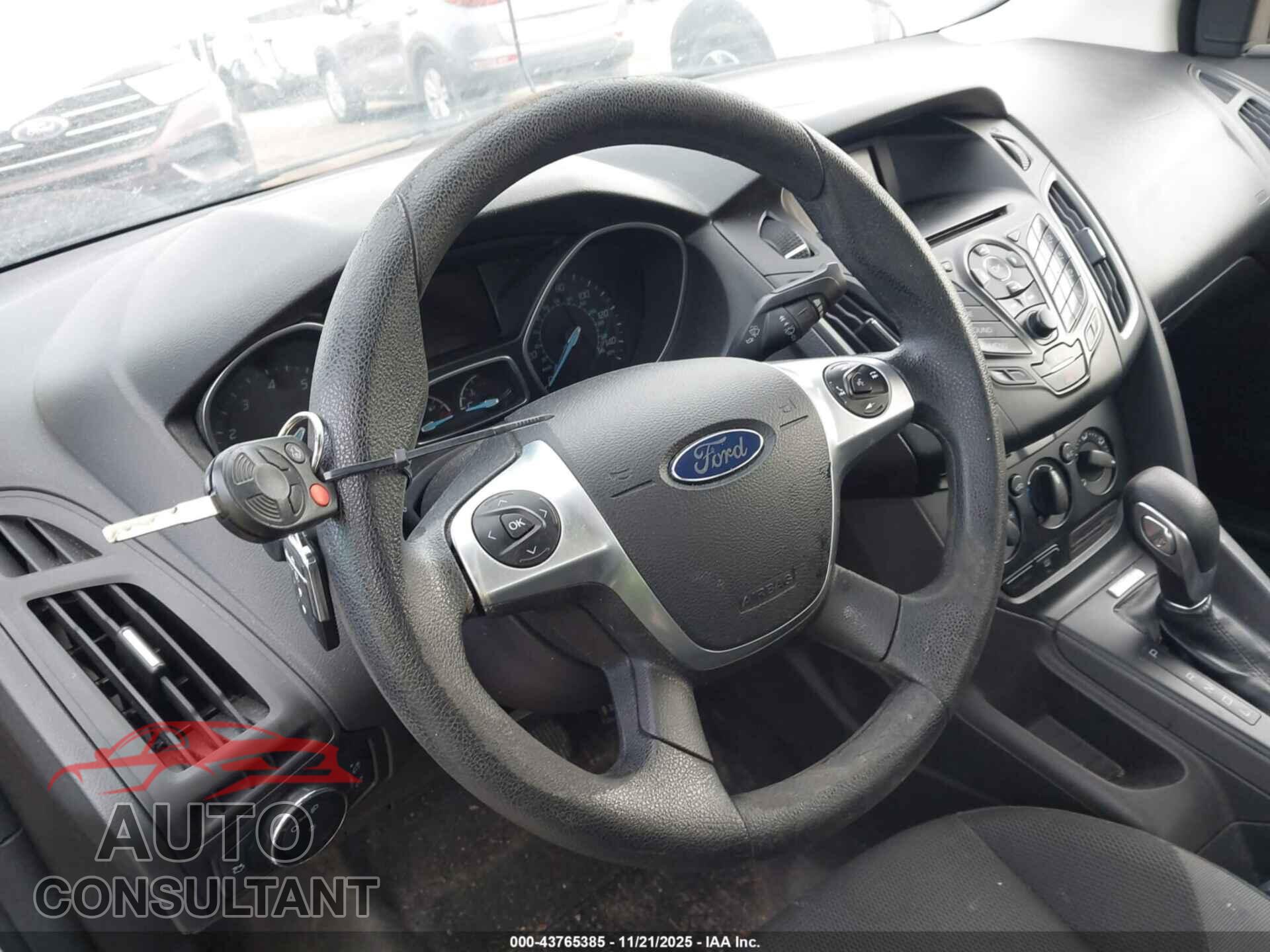 FORD FOCUS 2014 - 1FADP3E27EL107843