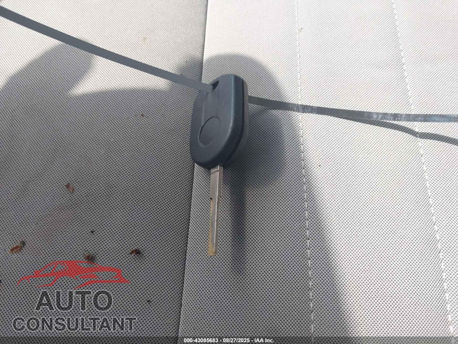 FORD ESCAPE 2015 - 1FMCU9G96FUC67568