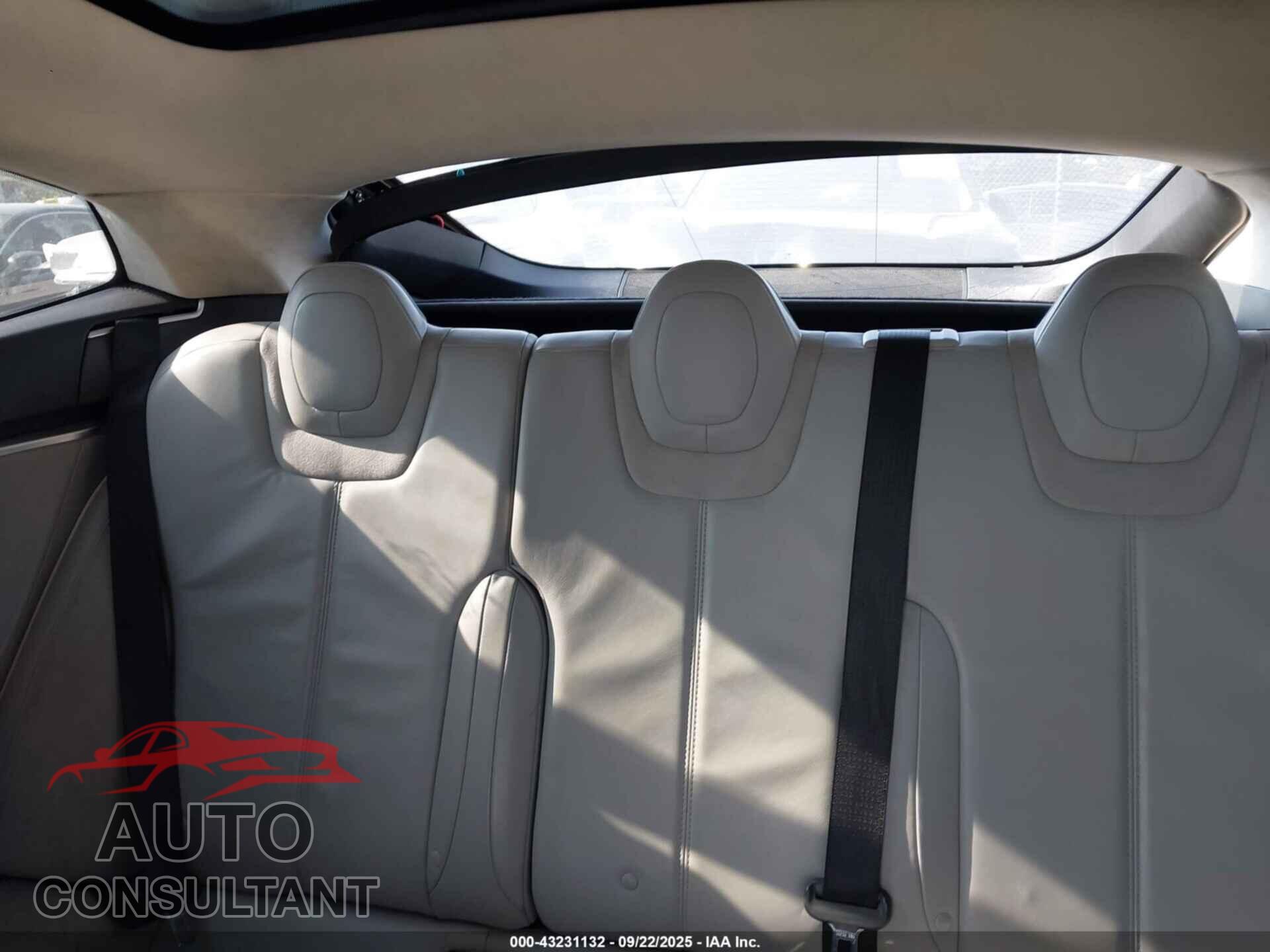 TESLA MODEL S 2013 - 5YJSA1DP5DFP05578