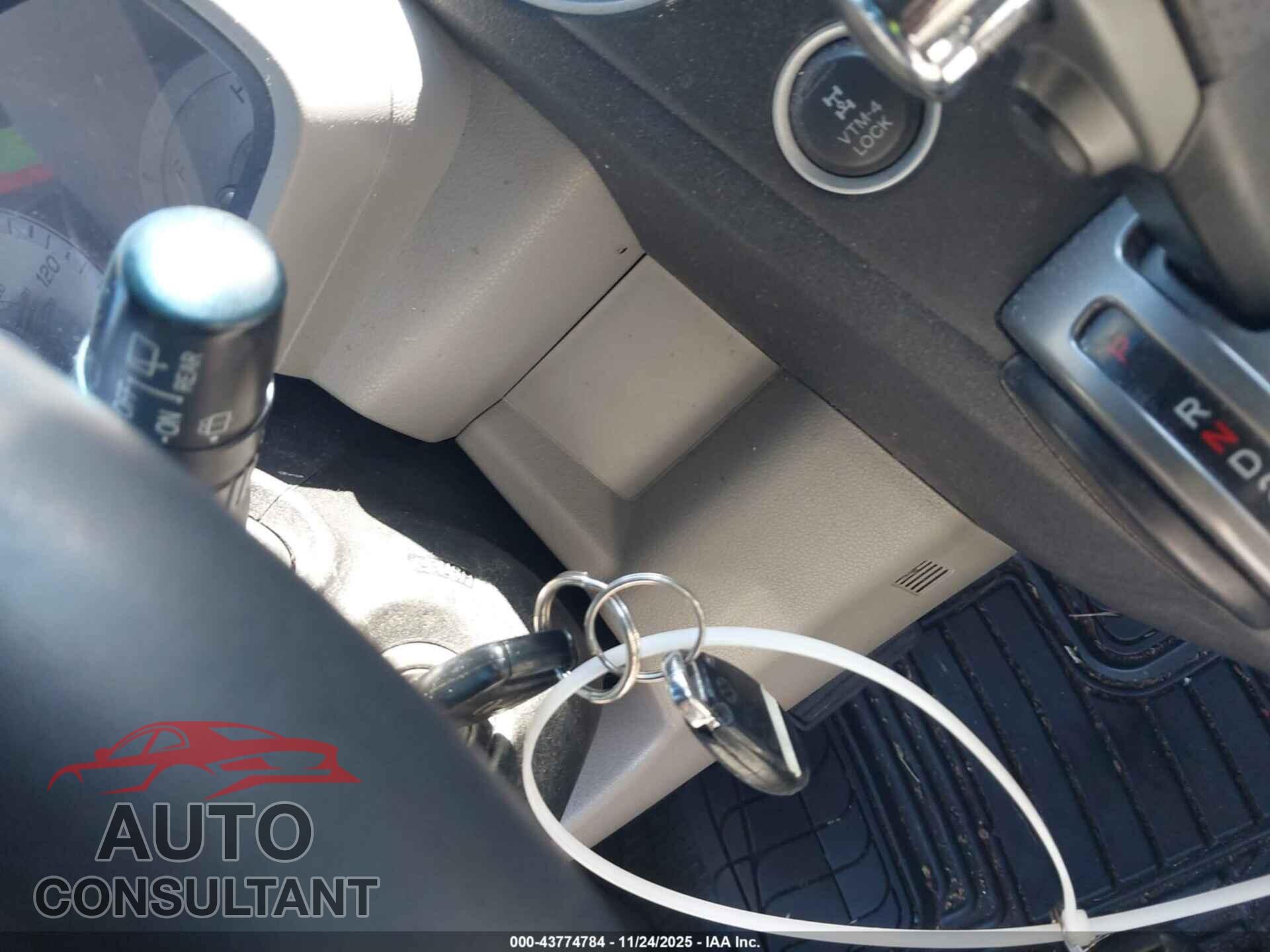 HONDA PILOT 2012 - 5FNYF4H48CB053826