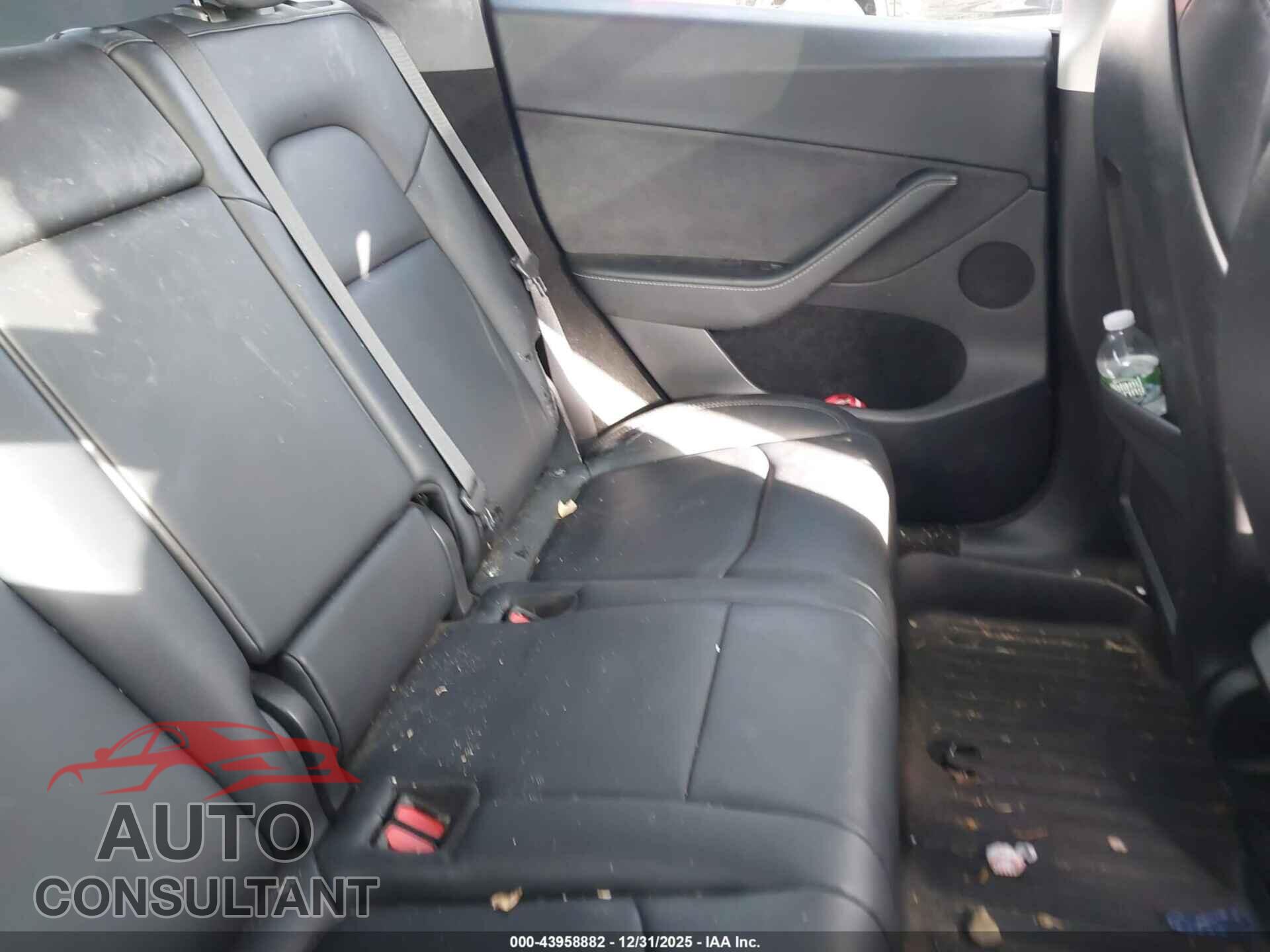 TESLA MODEL Y 2023 - 7SAYGDEE9PF758475