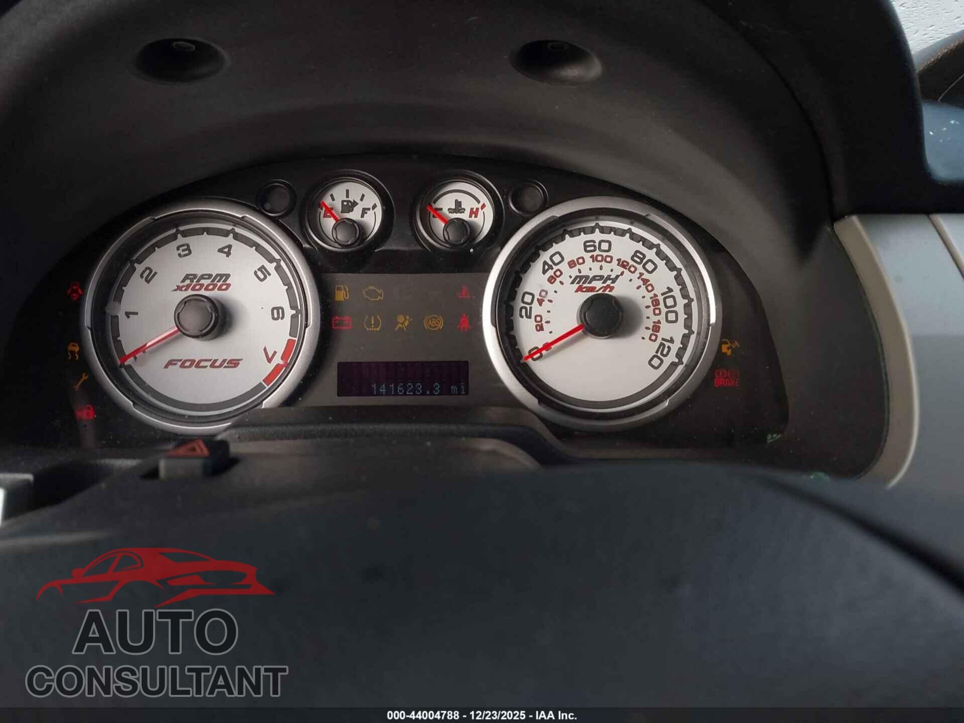 FORD FOCUS 2009 - 1FAHP37N69W250280