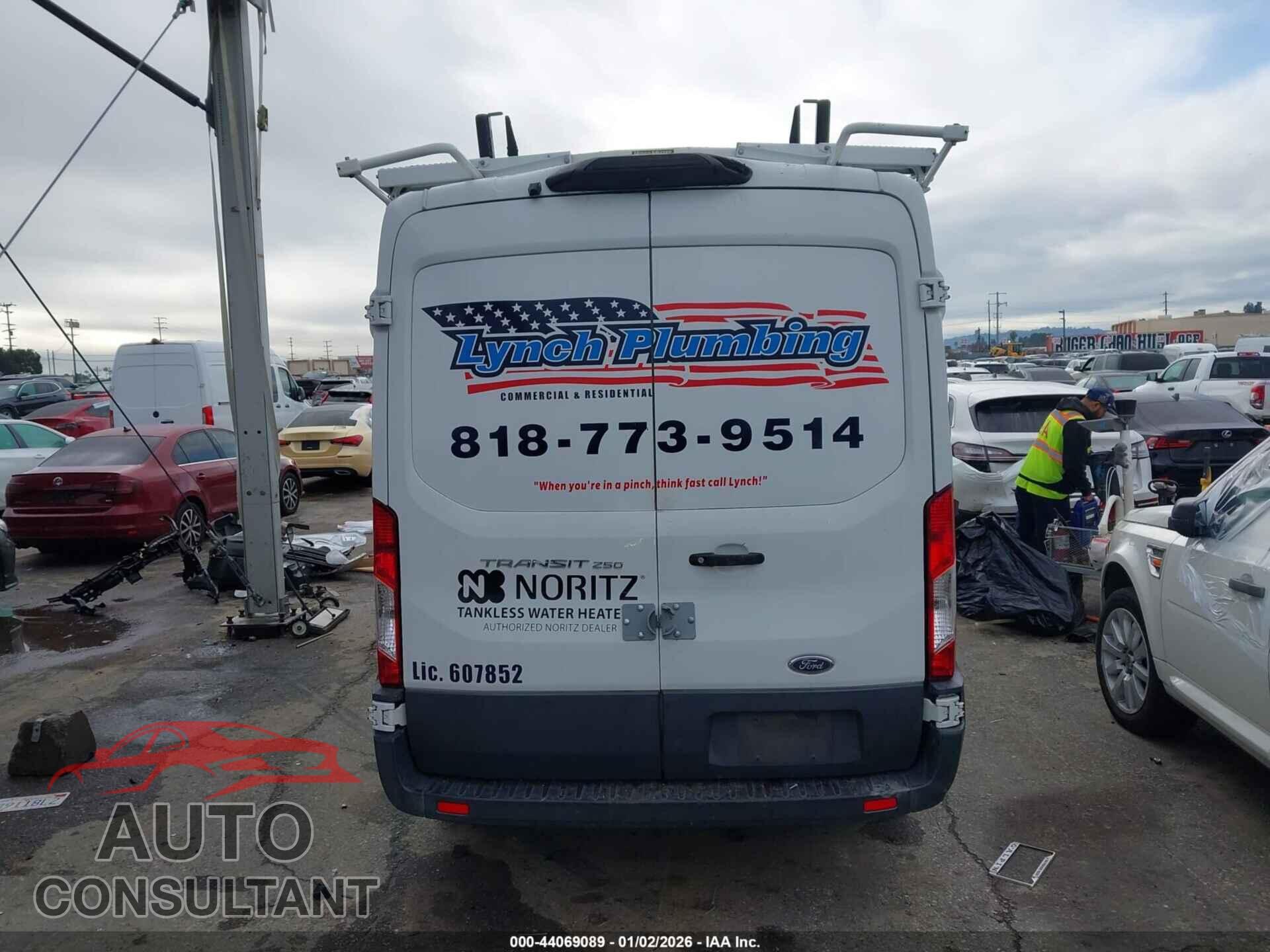 FORD TRANSIT-250 2018 - 1FTYR1CM2JKA74359